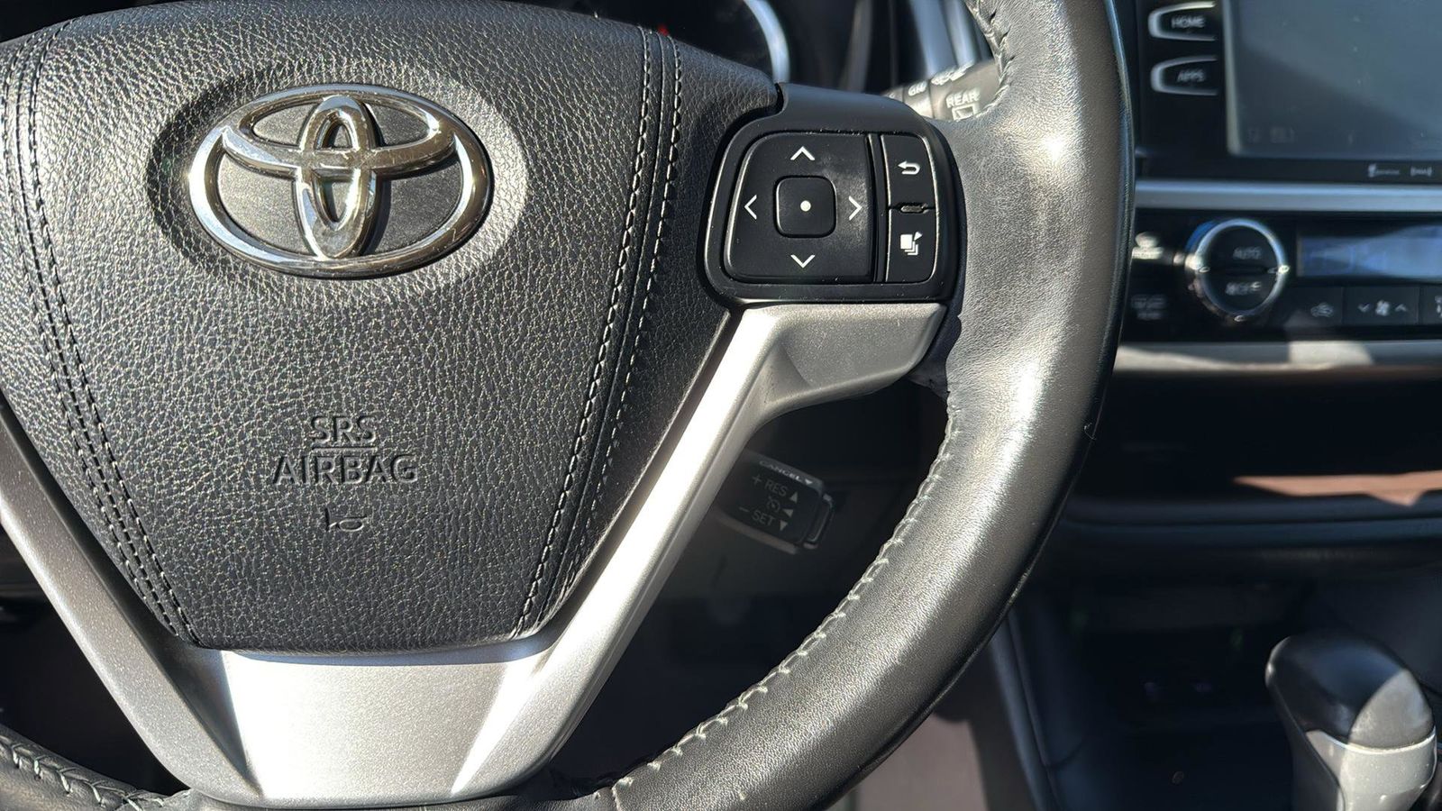 Used Car 2016 Toyota Highlander  Xle V6 For Sale Under $20,000 In Austin, Texas