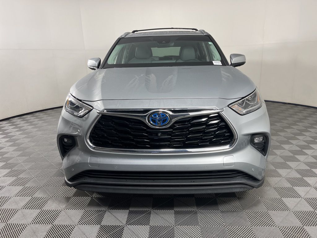 Thumbnail: 2021 Toyota Highlander - 20