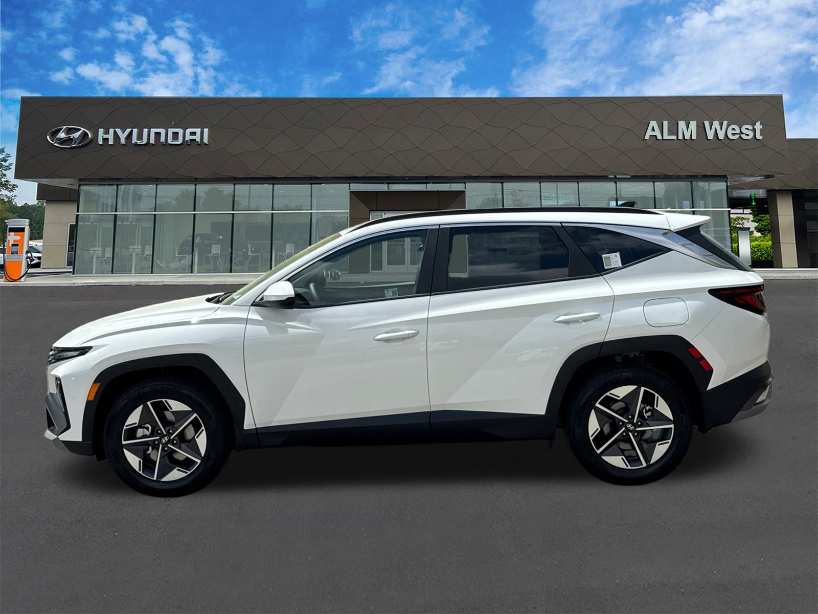 New 2025 White Hyundai SEL image 9