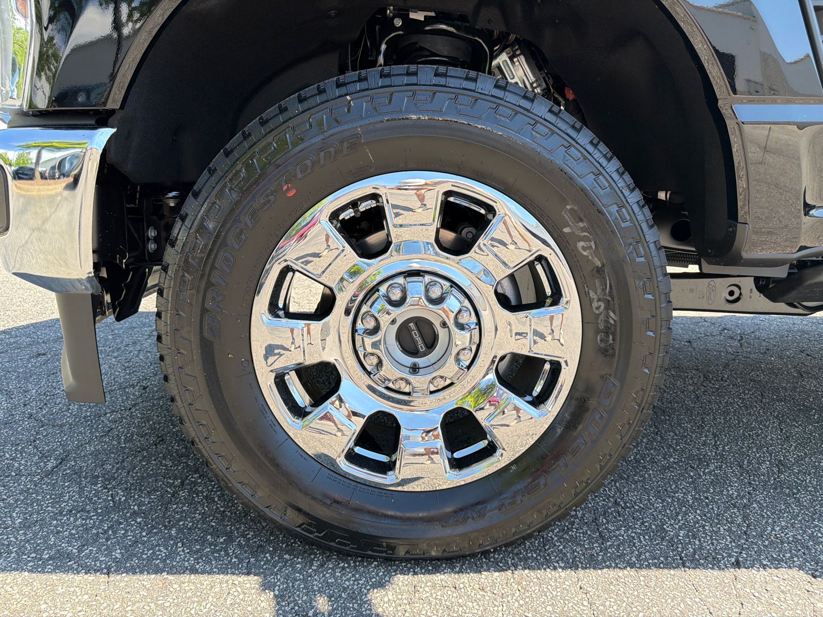 New 2026 Agate Black Metallic Ford F-350® Lariat® image 12