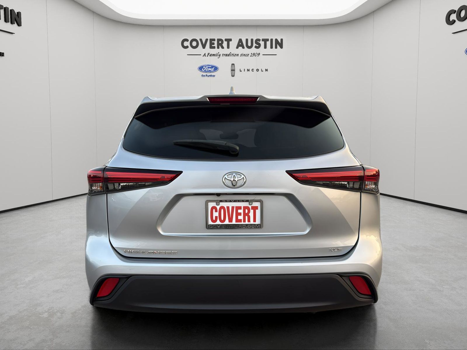 Used Car 2021 Toyota Highlander  Xle For Sale Under $30,000 In Austin, Texas