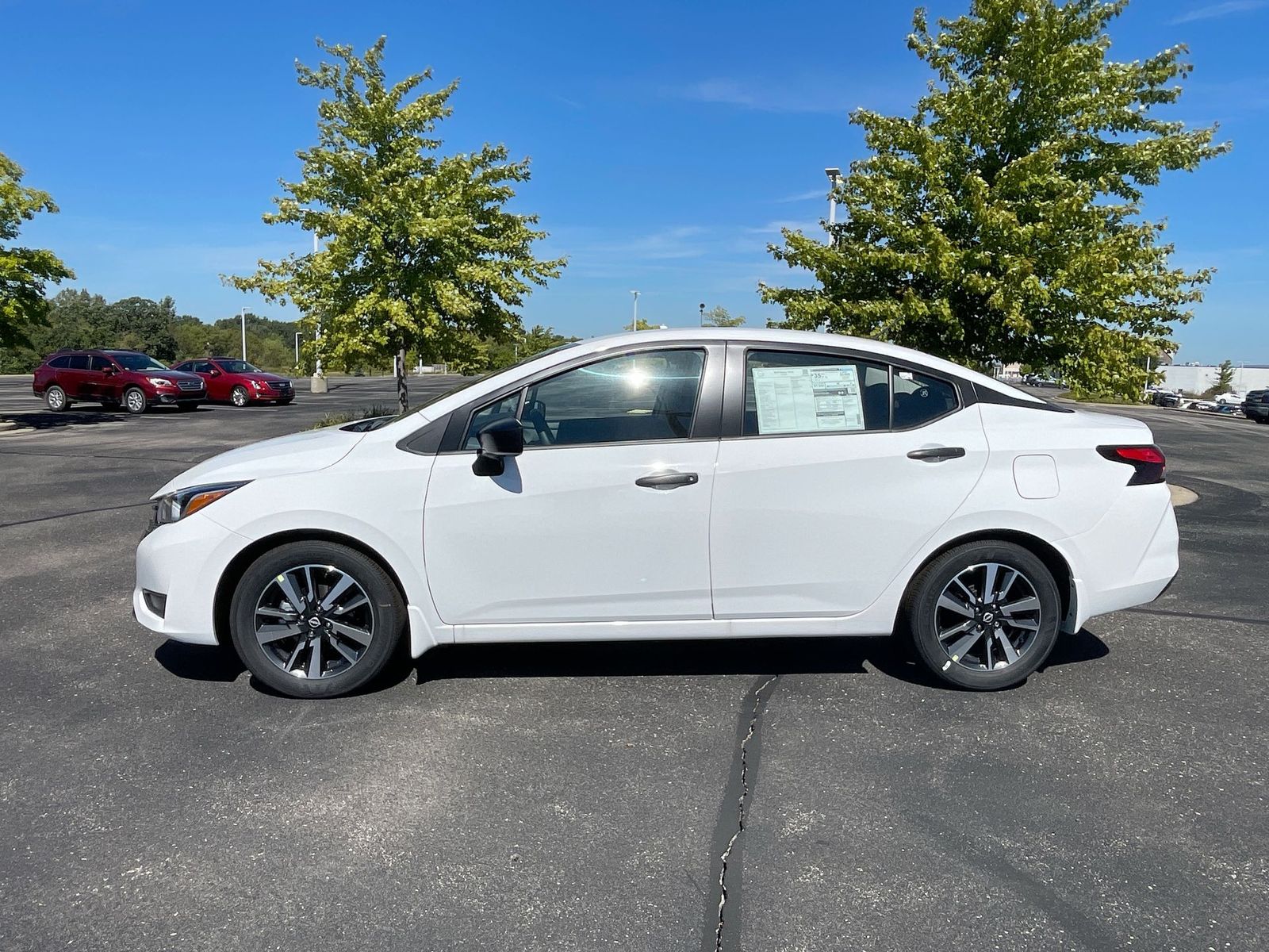 2024 Nissan Versa 1.6 S 30