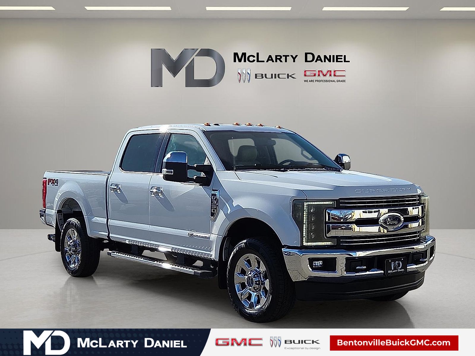 2018 Ford F-350 Super Duty Lariat Crew Cab 4WD