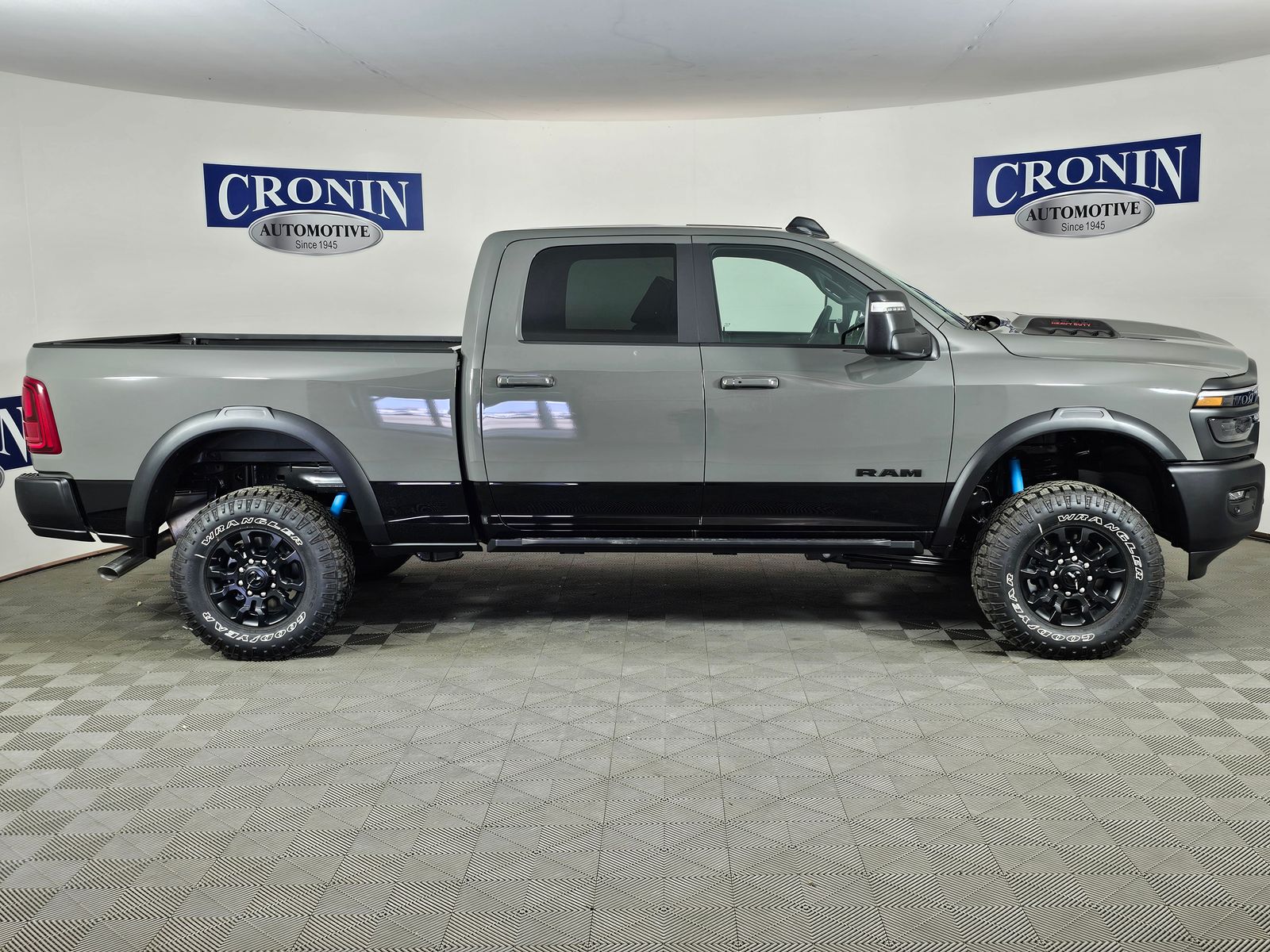 View vehicle photo 6