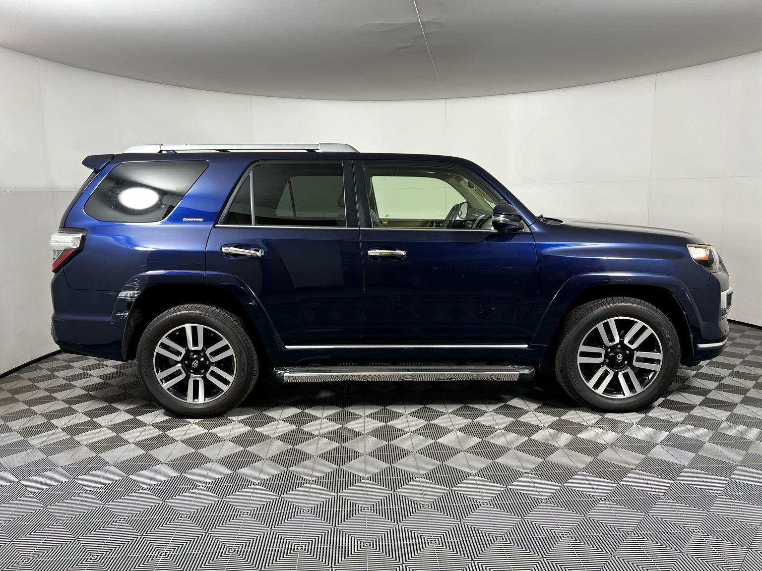Thumbnail: 2015 Toyota 4Runner - 4