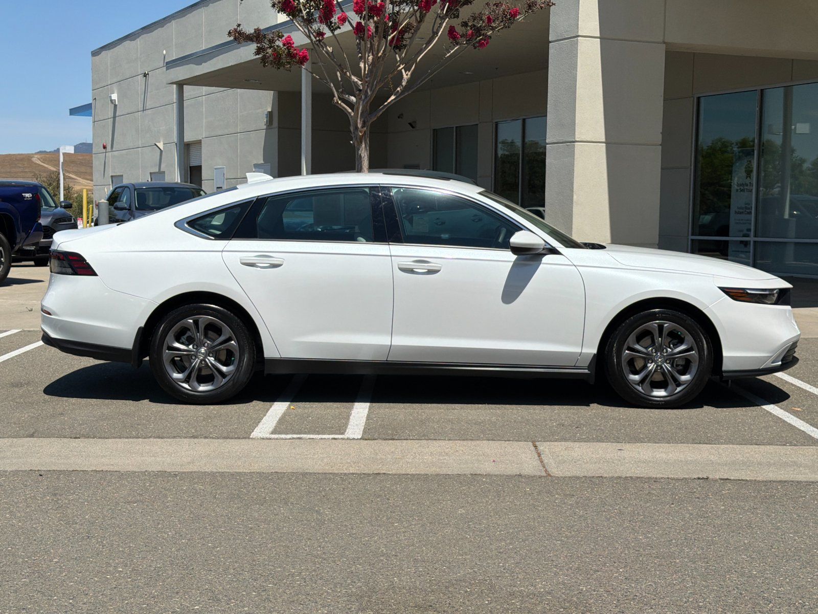 2024 Honda Accord EX — full photo 7 of 27