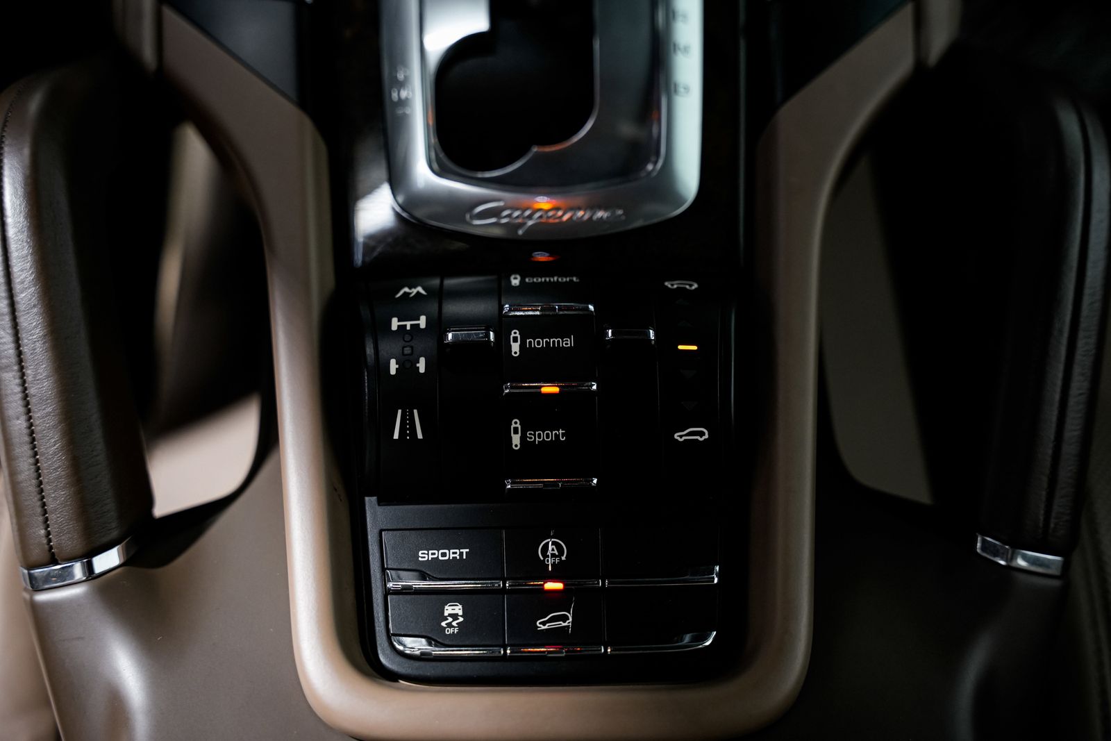 2013 Porsche Cayenne Turbo — photo 16