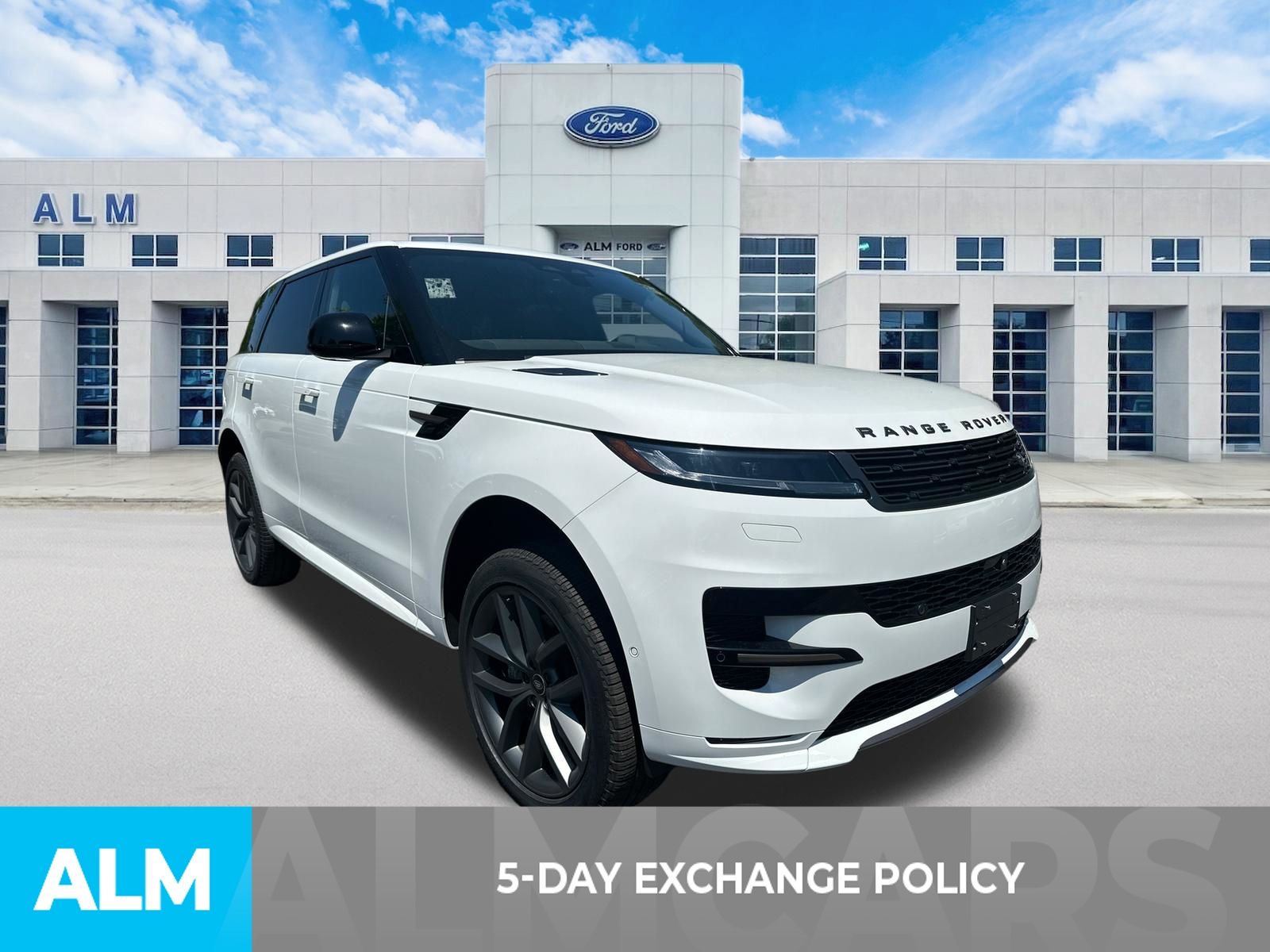 Used 2025 White Land Rover Dynamic SE image 3
