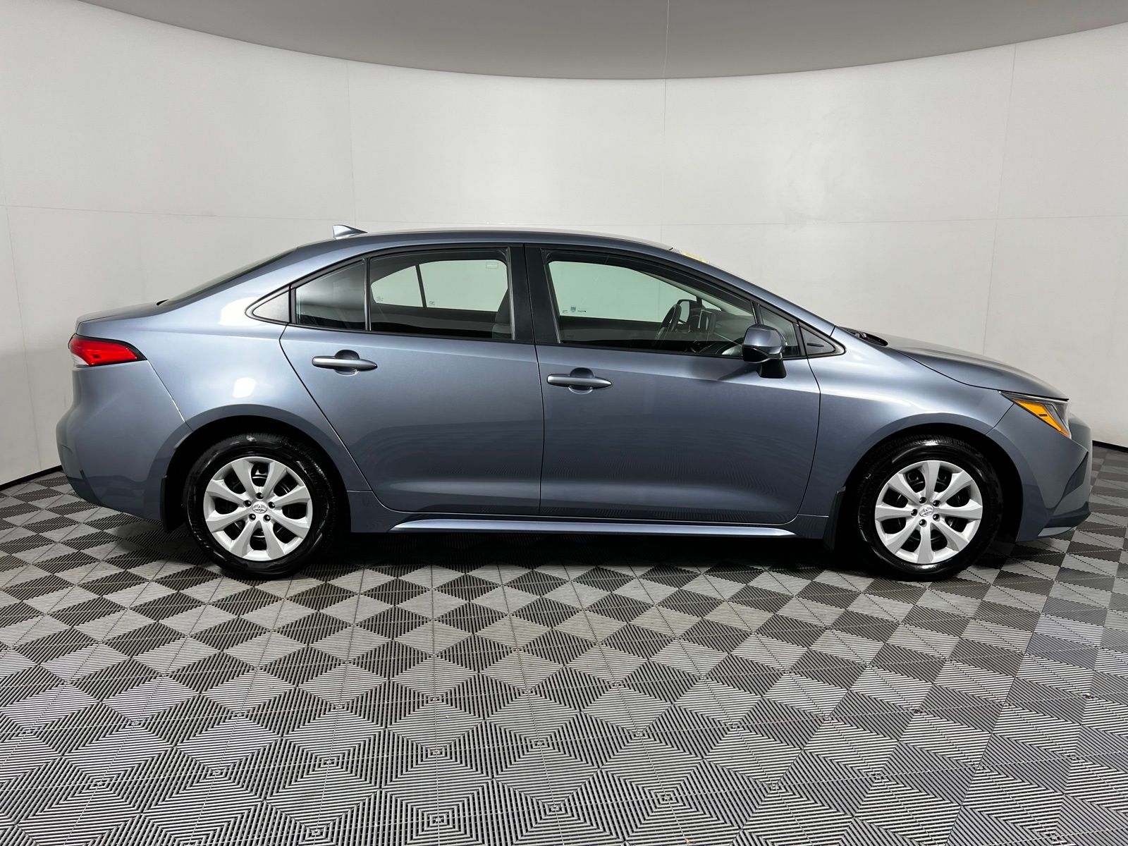 Thumbnail: 2025 Toyota Corolla - 4