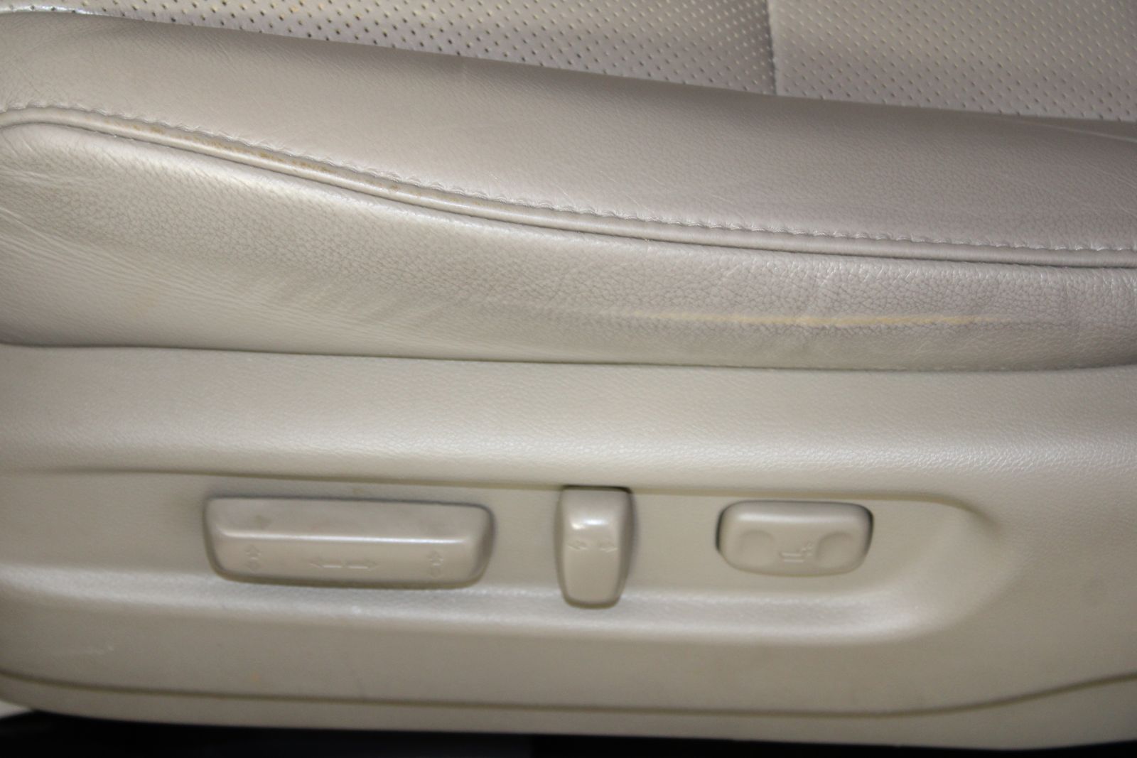 Used 2017 White Honda Elite image 24