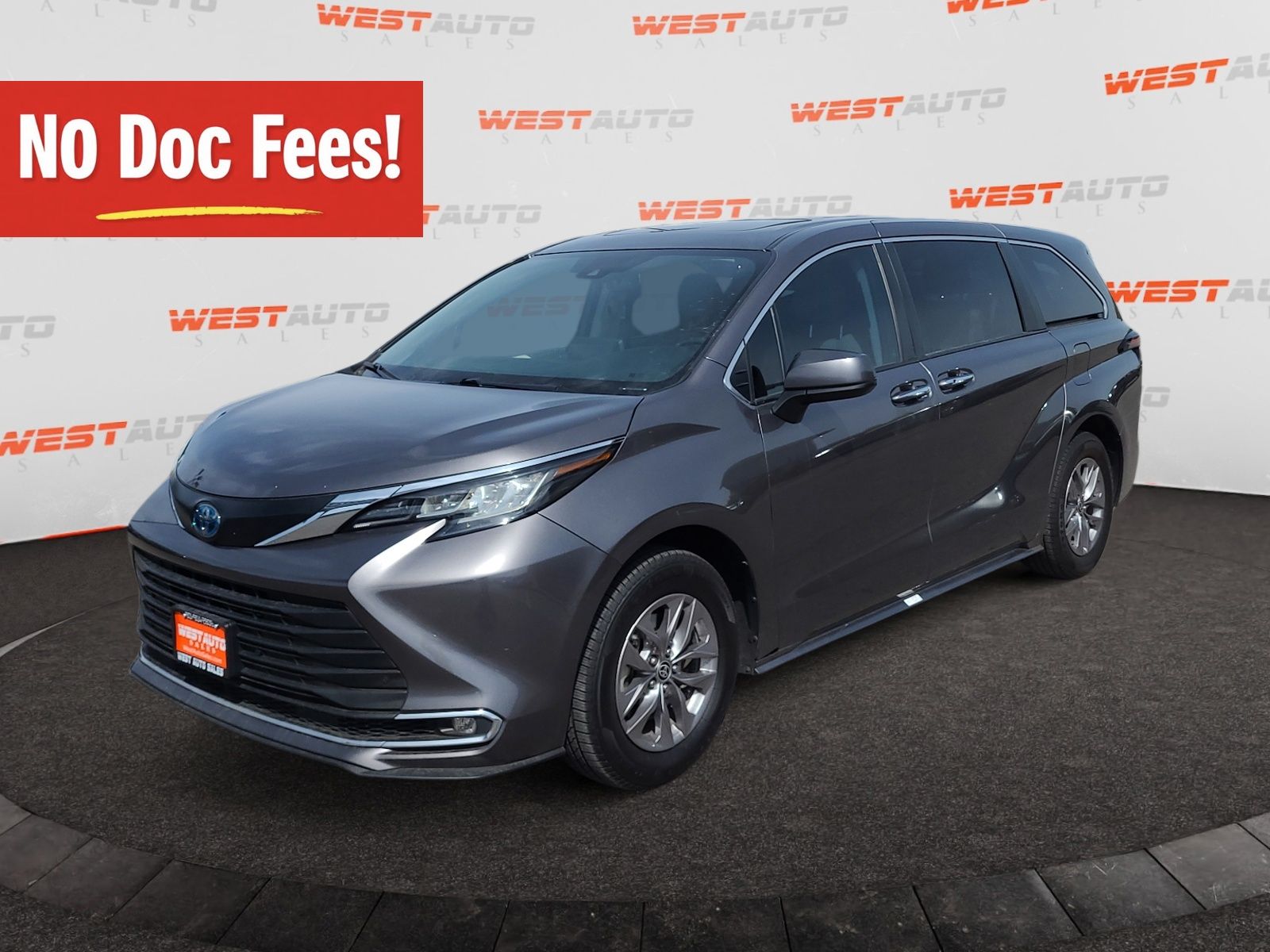  2023 Toyota Sienna XLE 7-Passenger AWD   