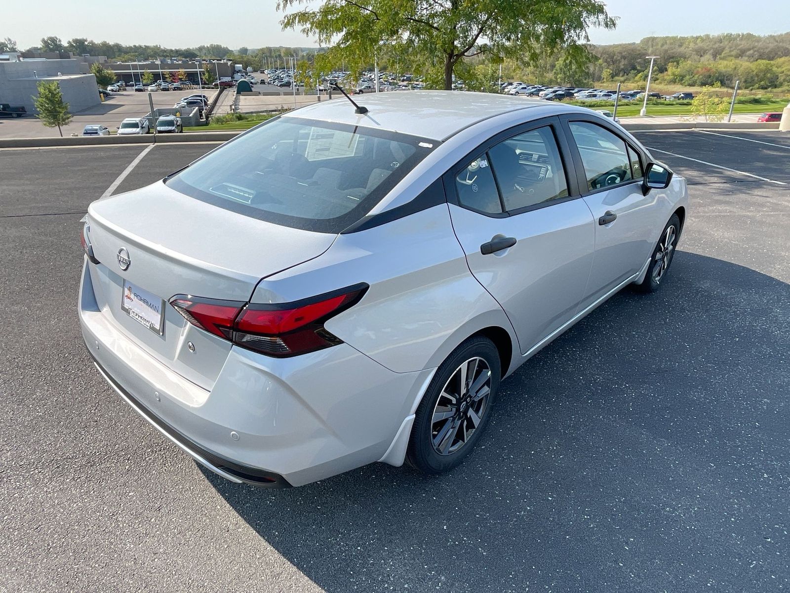 2024 Nissan Versa 1.6 S 37