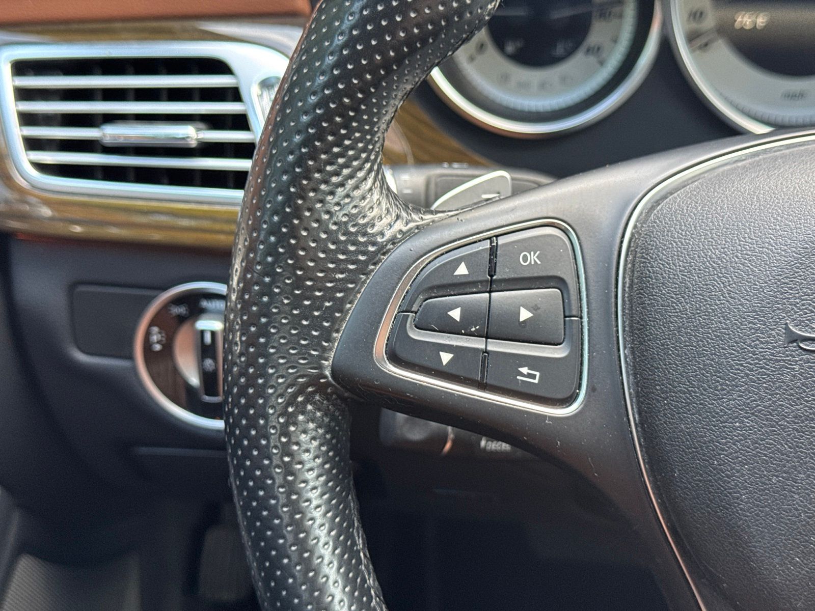 Used 2015 Blue Metallic Mercedes-Benz CLS 400 image 28