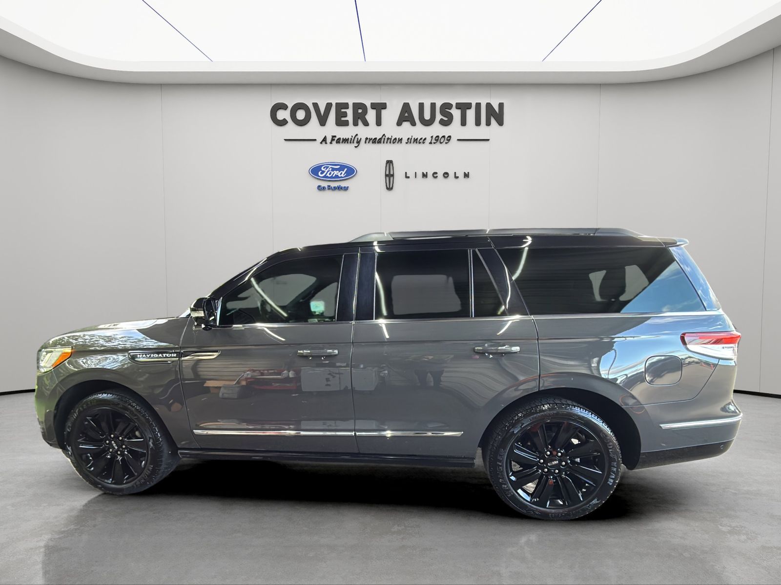 Used Car 2022 Lincoln Navigator  Black Label For Sale Under $50,000 In Austin, Texas