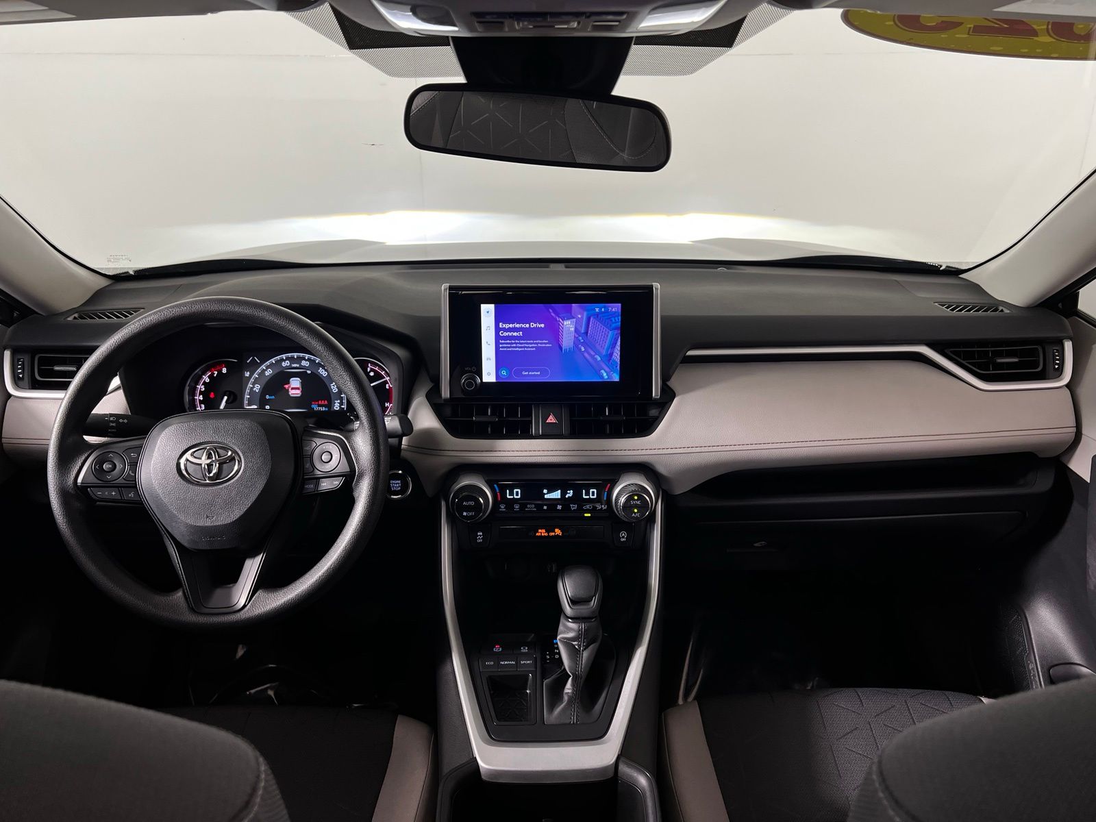 Thumbnail: 2025 Toyota RAV4 - 24