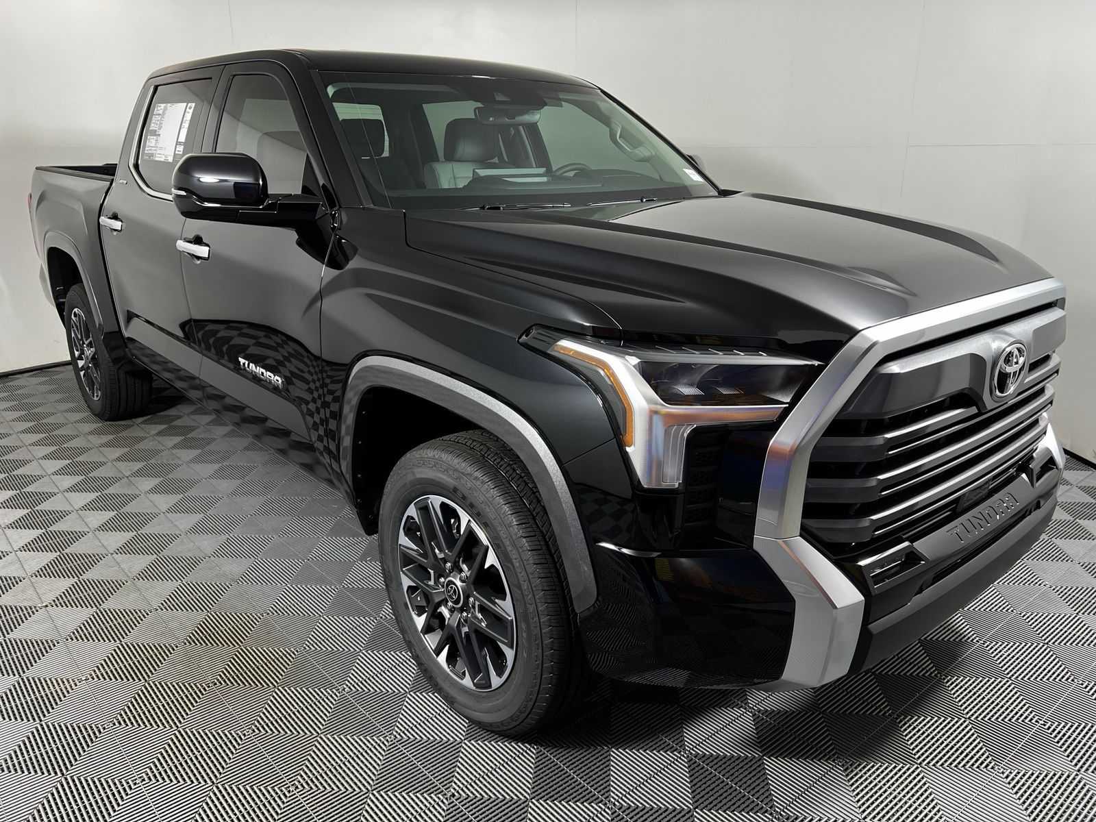 Thumbnail: 2022 Toyota Tundra - 3