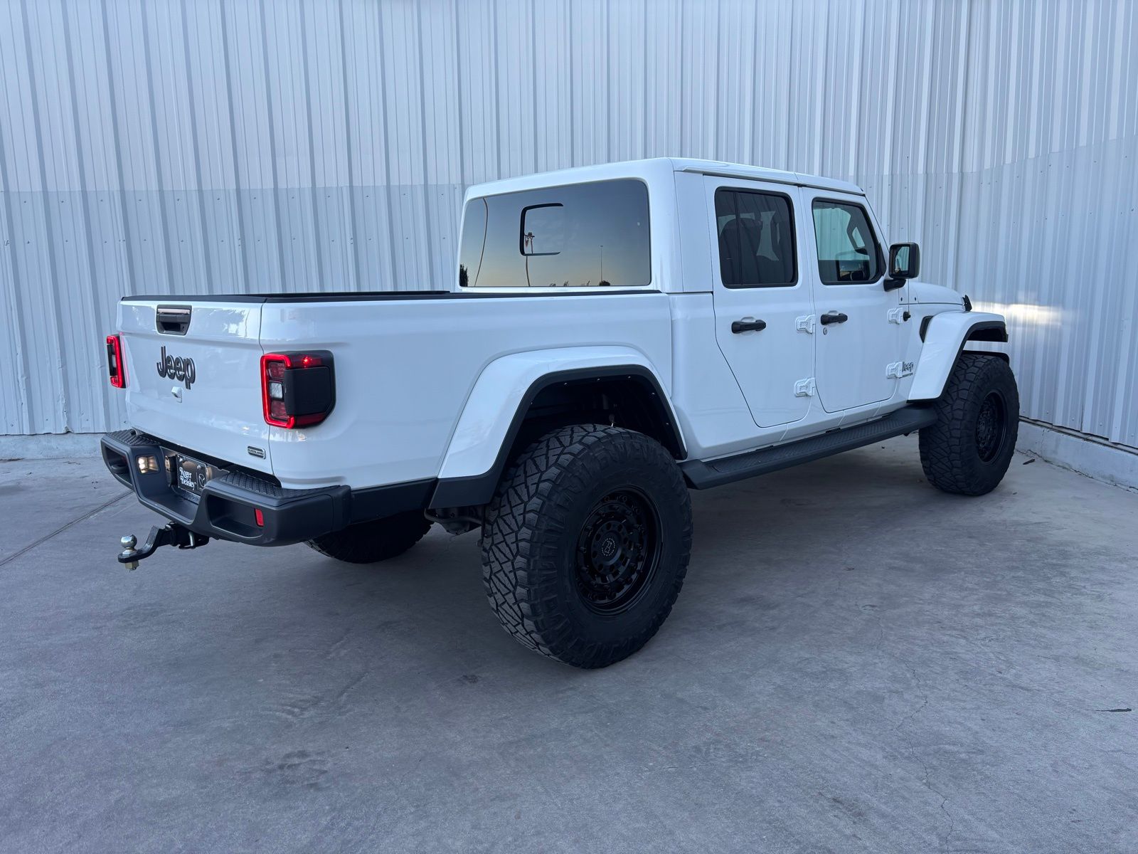 Used Car 2022 Jeep Gladiator  Overland For Sale Under $40,000 In Austin, Texas