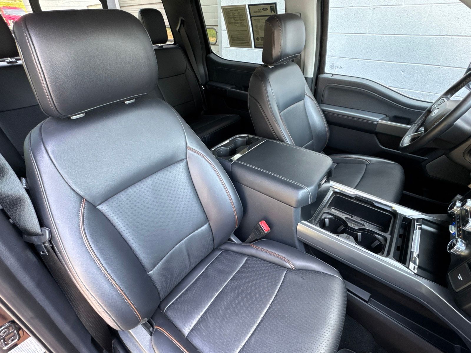 Certified Used 2025 Agate Black Metallic Ford Lariat image 34