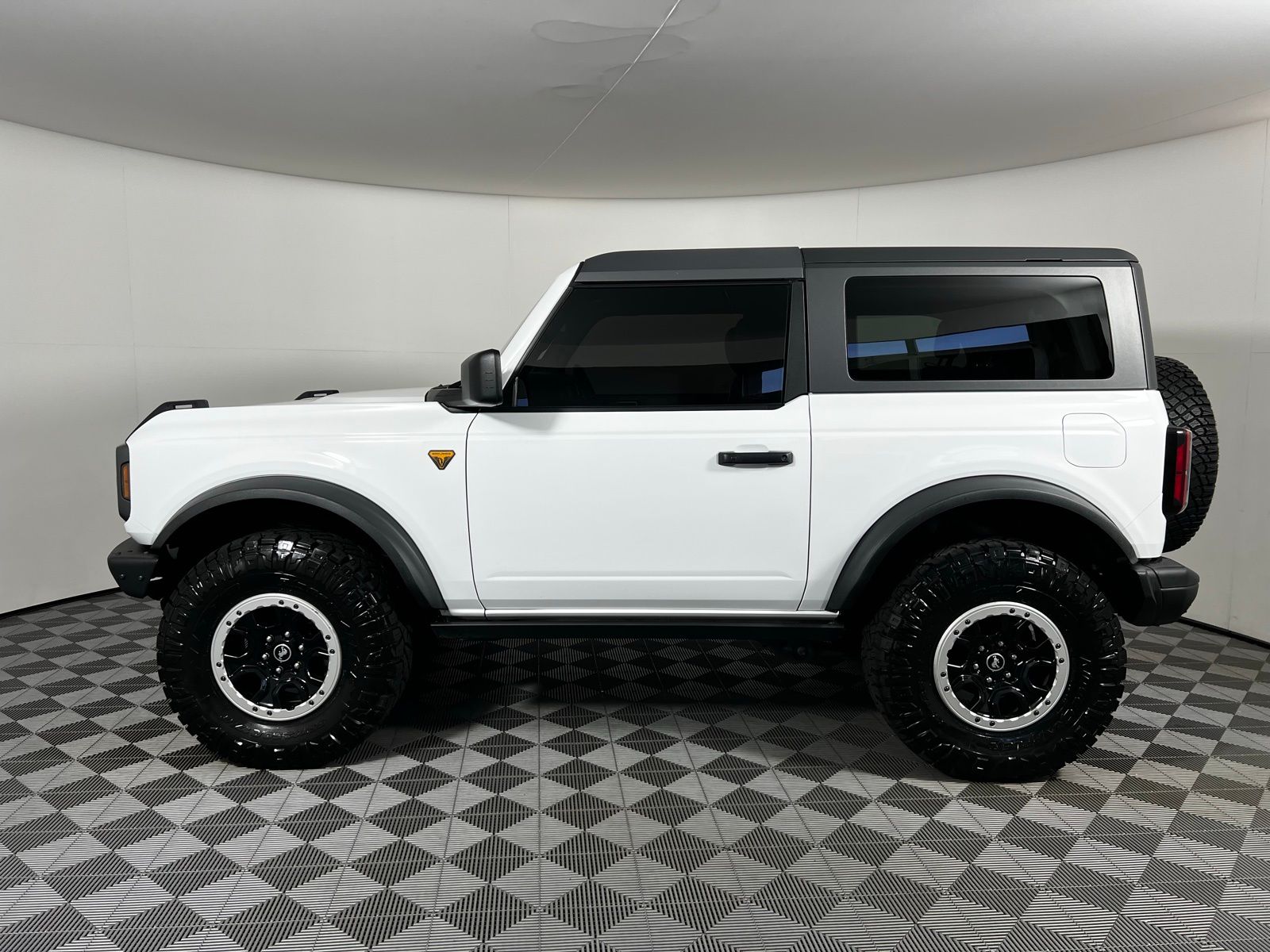 Thumbnail: 2022 Ford Bronco - 8