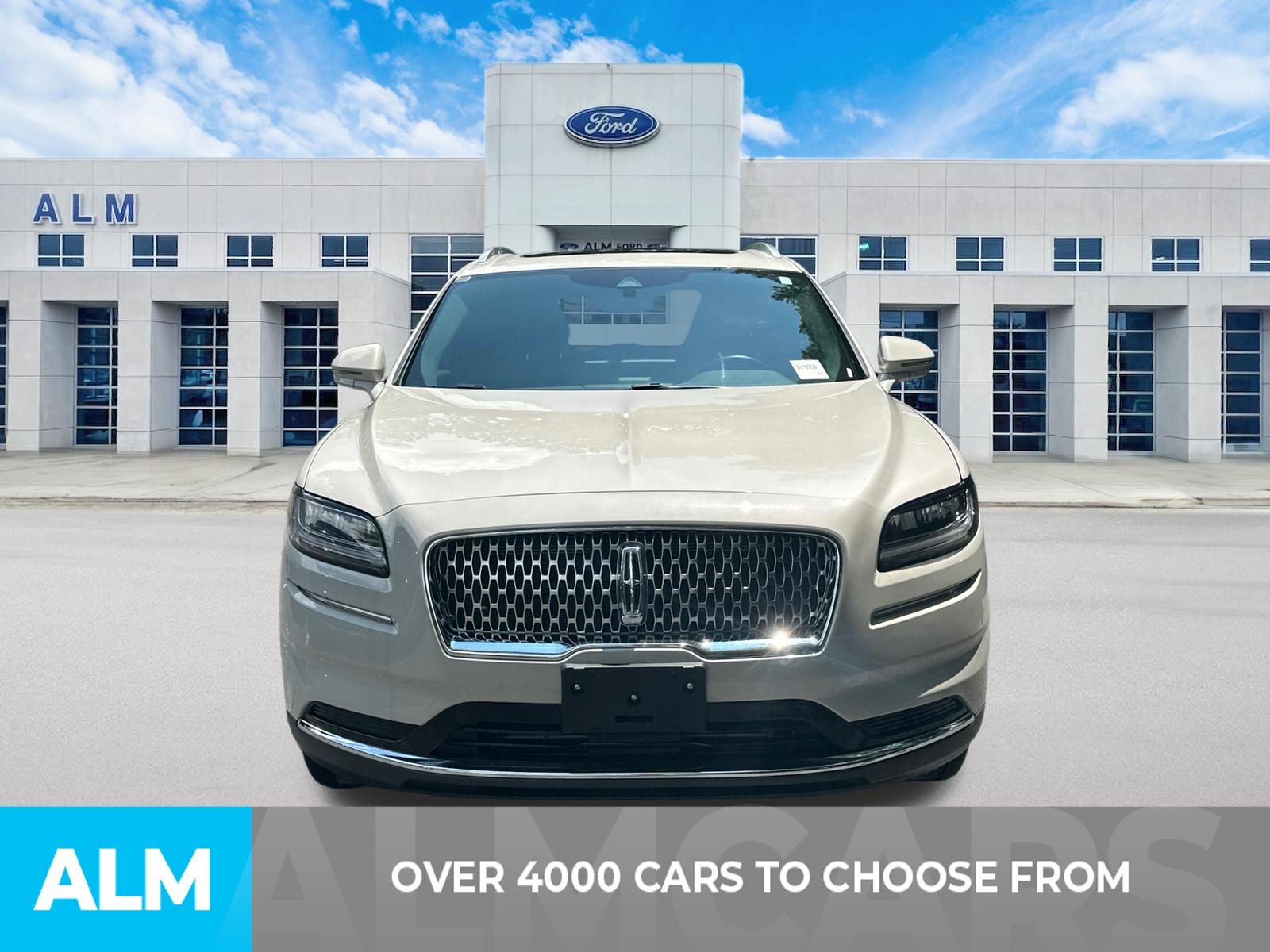 Used 2023 White Lincoln Reserve image 2