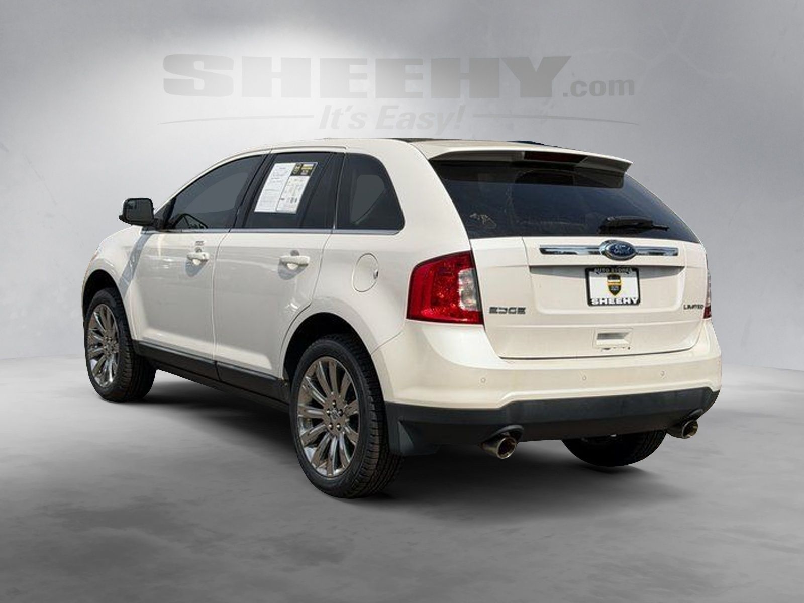 Used 2011 White Platinum Clearcoat Metallic Ford Limited image 14