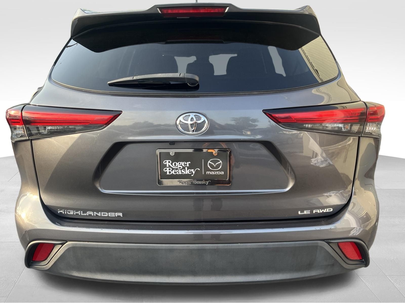 Used Car 2023 Toyota Highlander  Le For Sale Under $30,000 In Austin, Texas