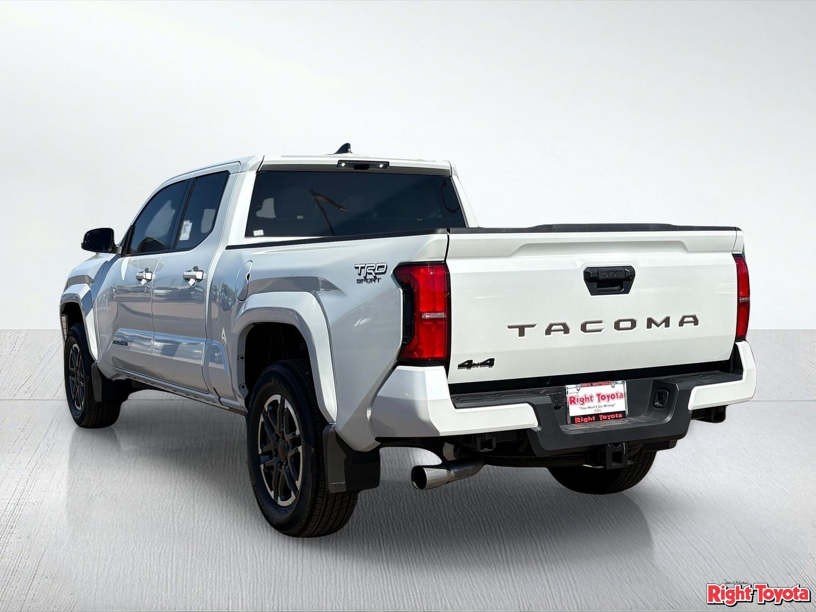 View vehicle photo 4