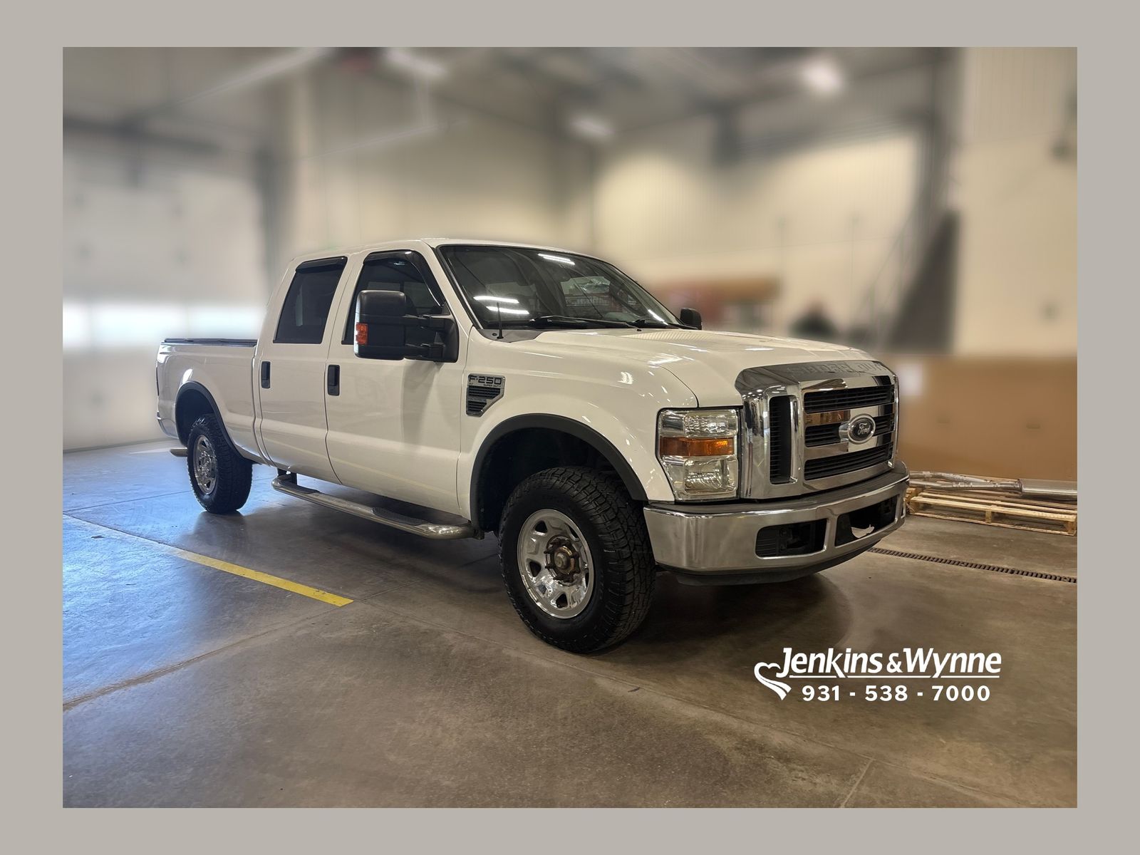 Oxford White Clearcoat 2009 Ford F-250 Super Duty Pickup Truck  5-Speed Automatic Overdrive