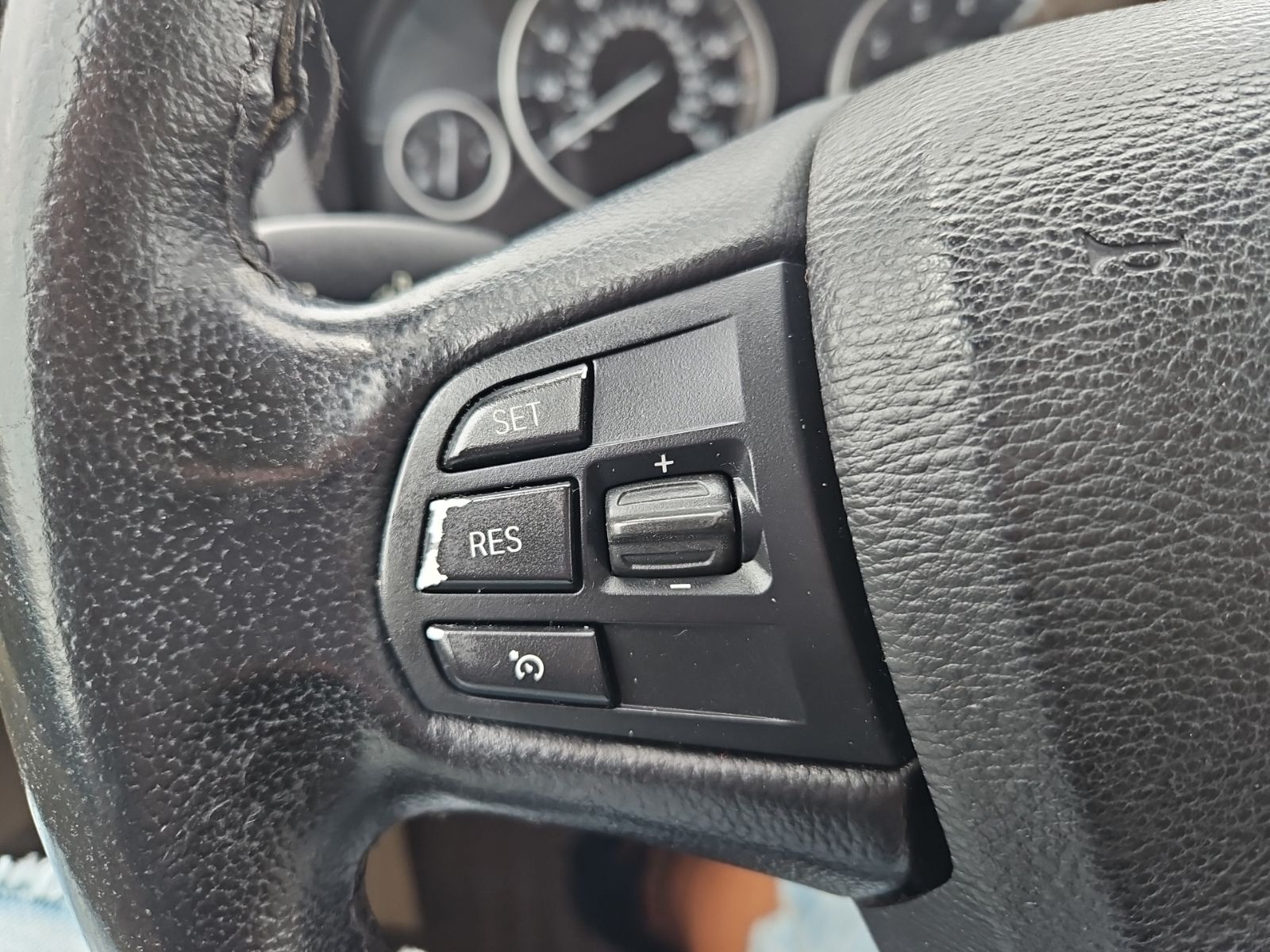 Used 2011 Silver BMW xDrive28i image 18