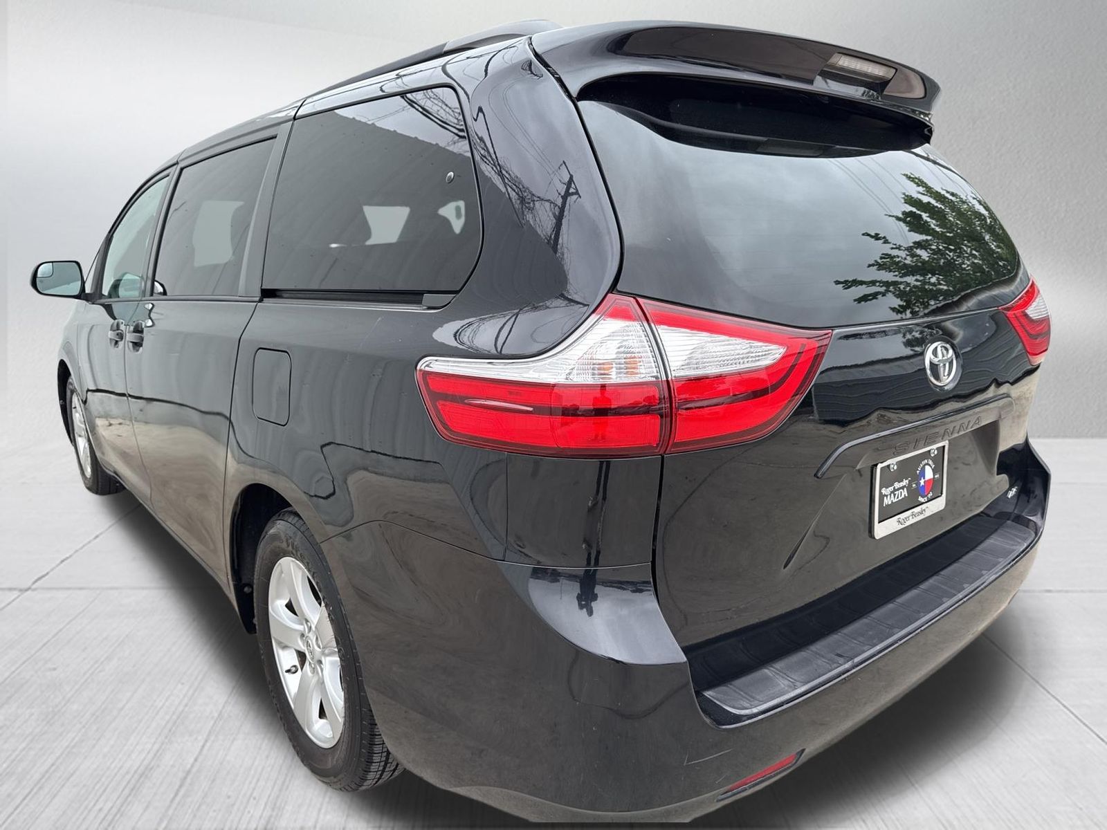 Used Car 2016 Toyota Sienna  Le For Sale Under $12,000 In Austin, Texas