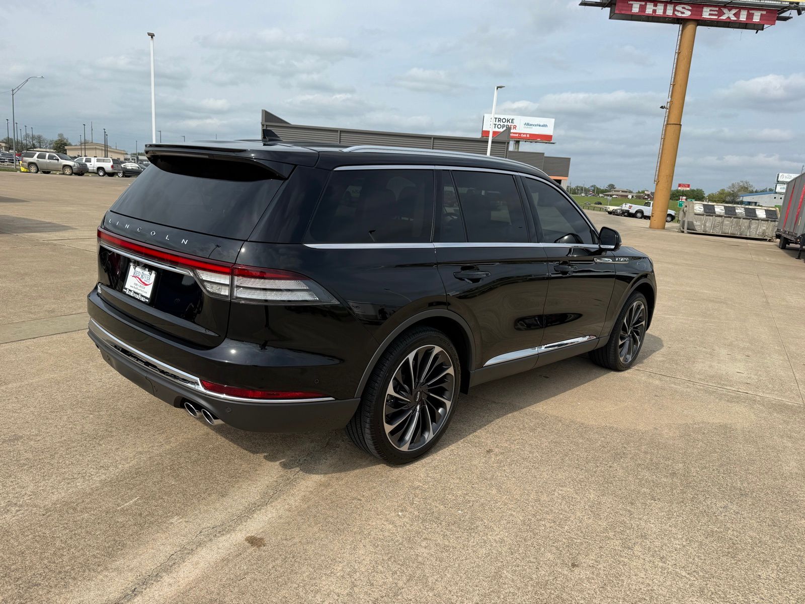 View vehicle photo 5