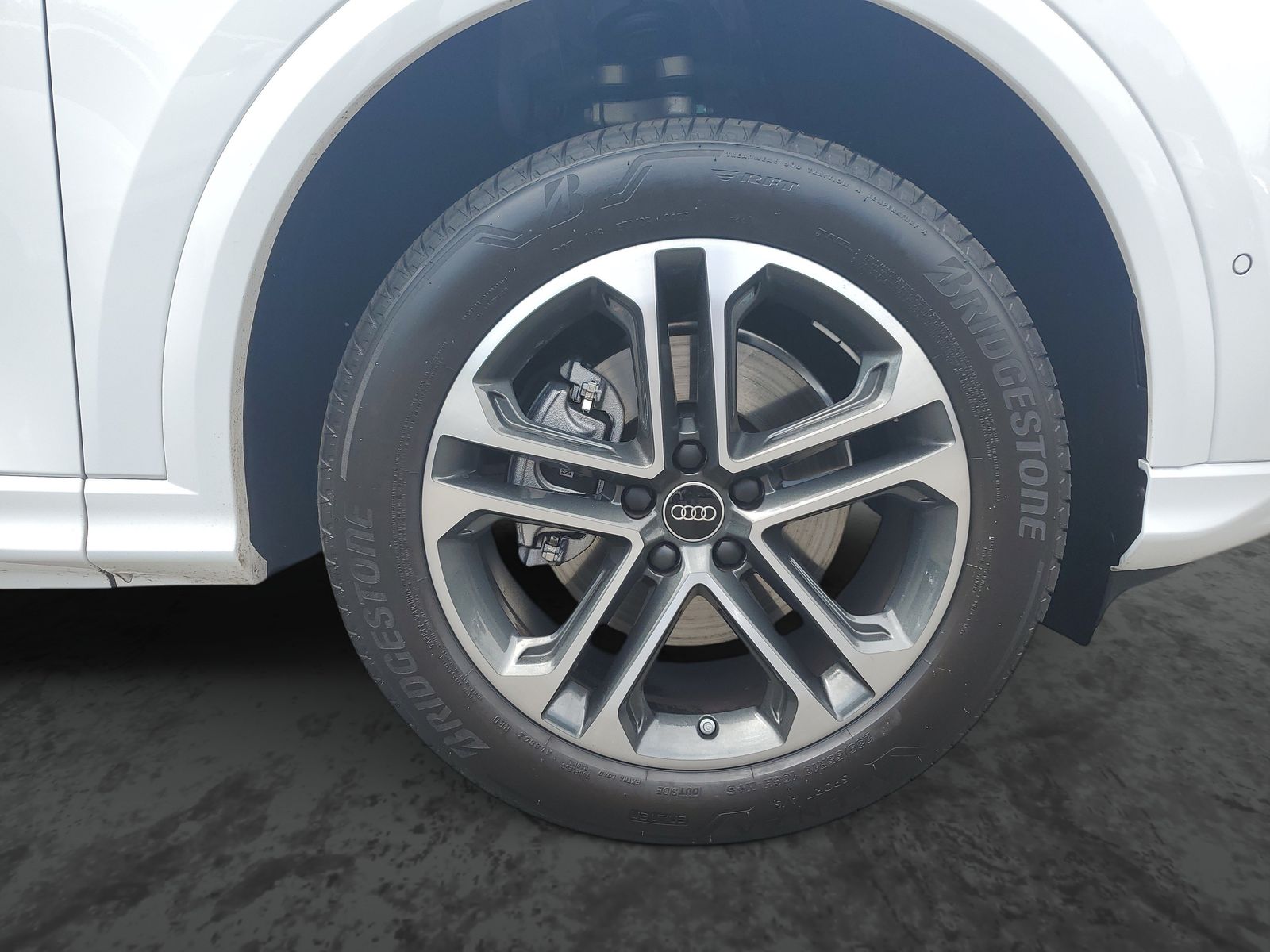 Vehicle photo