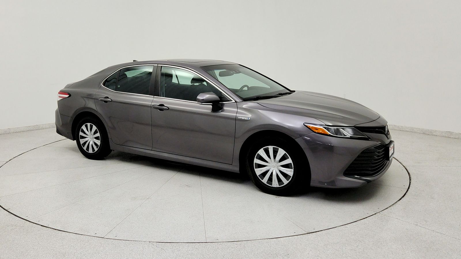 Used 2020 Gray Toyota LE image 9