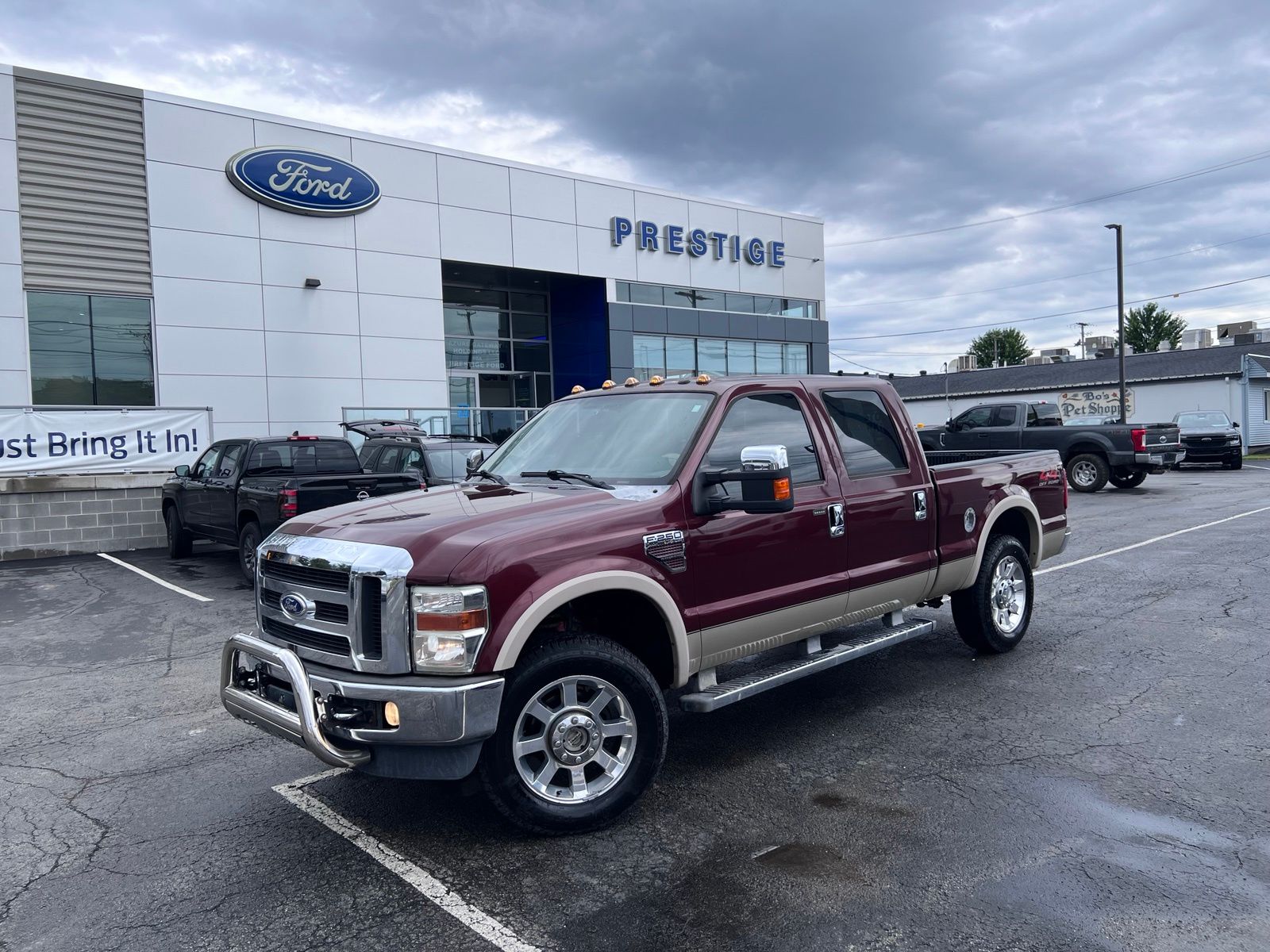 Royal Red Clearcoat Metallic 2009 Ford F-250 Super Duty Pickup Truck Four-Wheel Drive 5-Speed Automatic Overdrive