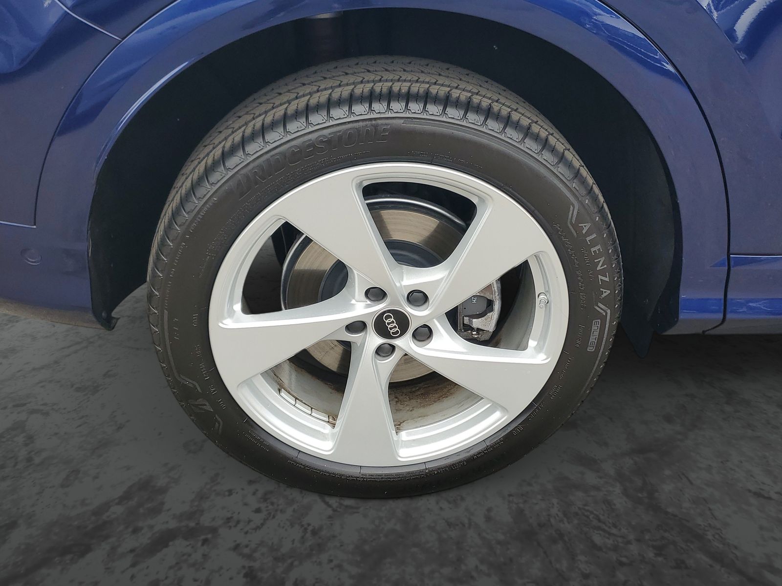 Vehicle photo