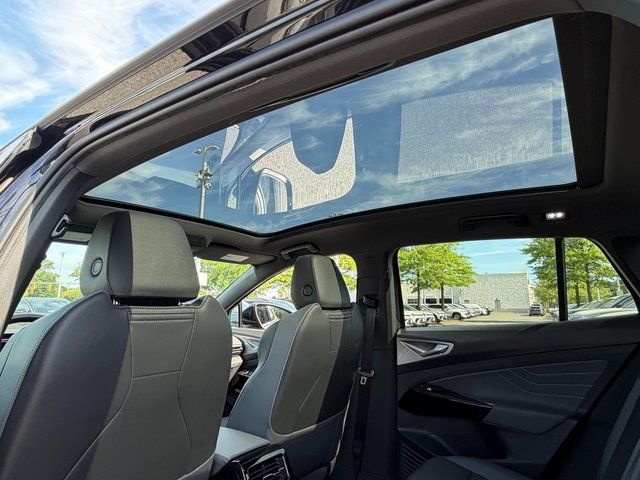 Used 2023 Black Volkswagen S image 11