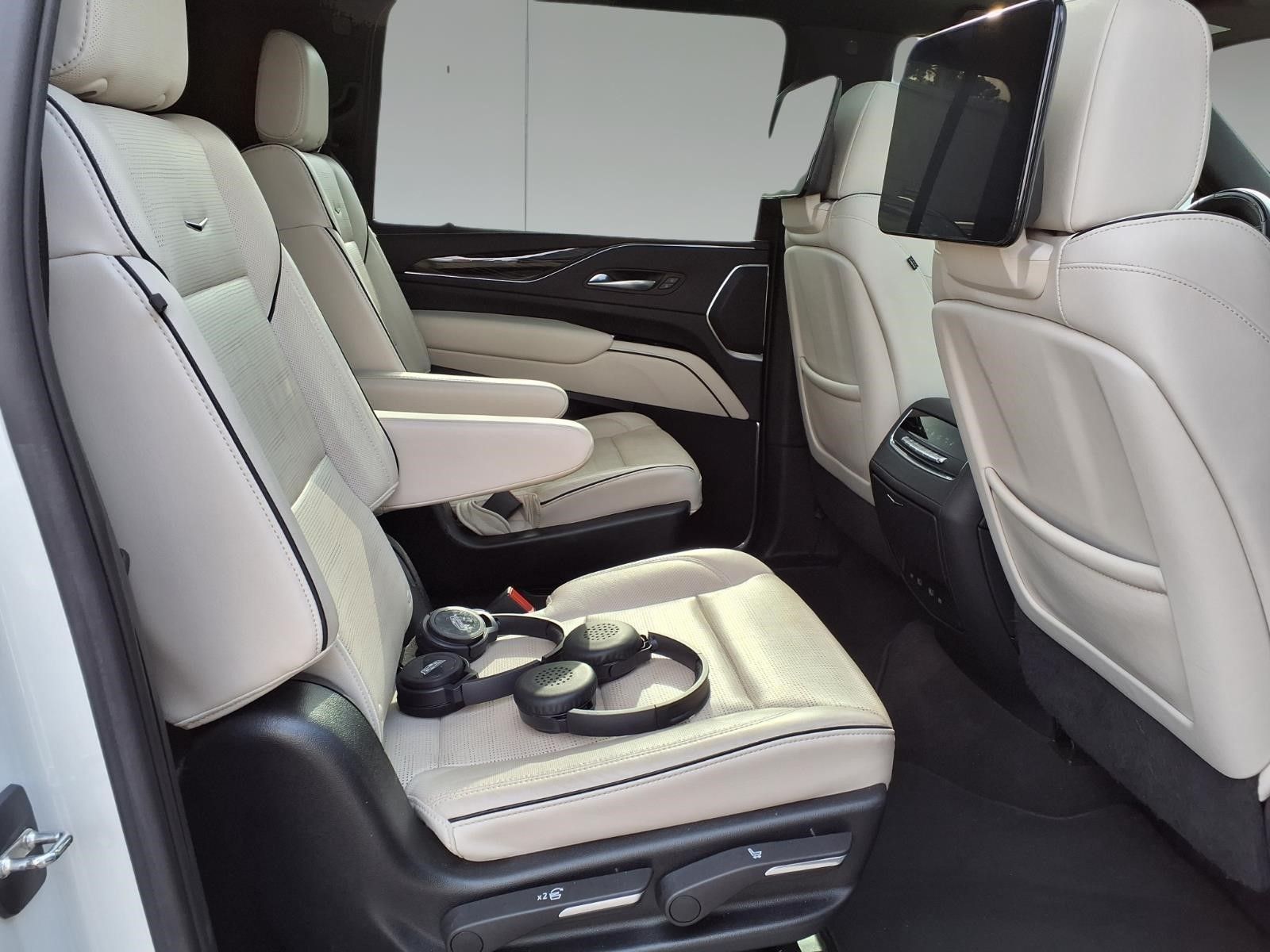 2023 Cadillac Escalade ESV Sport White at Bayway Cadillac of The Woodlands