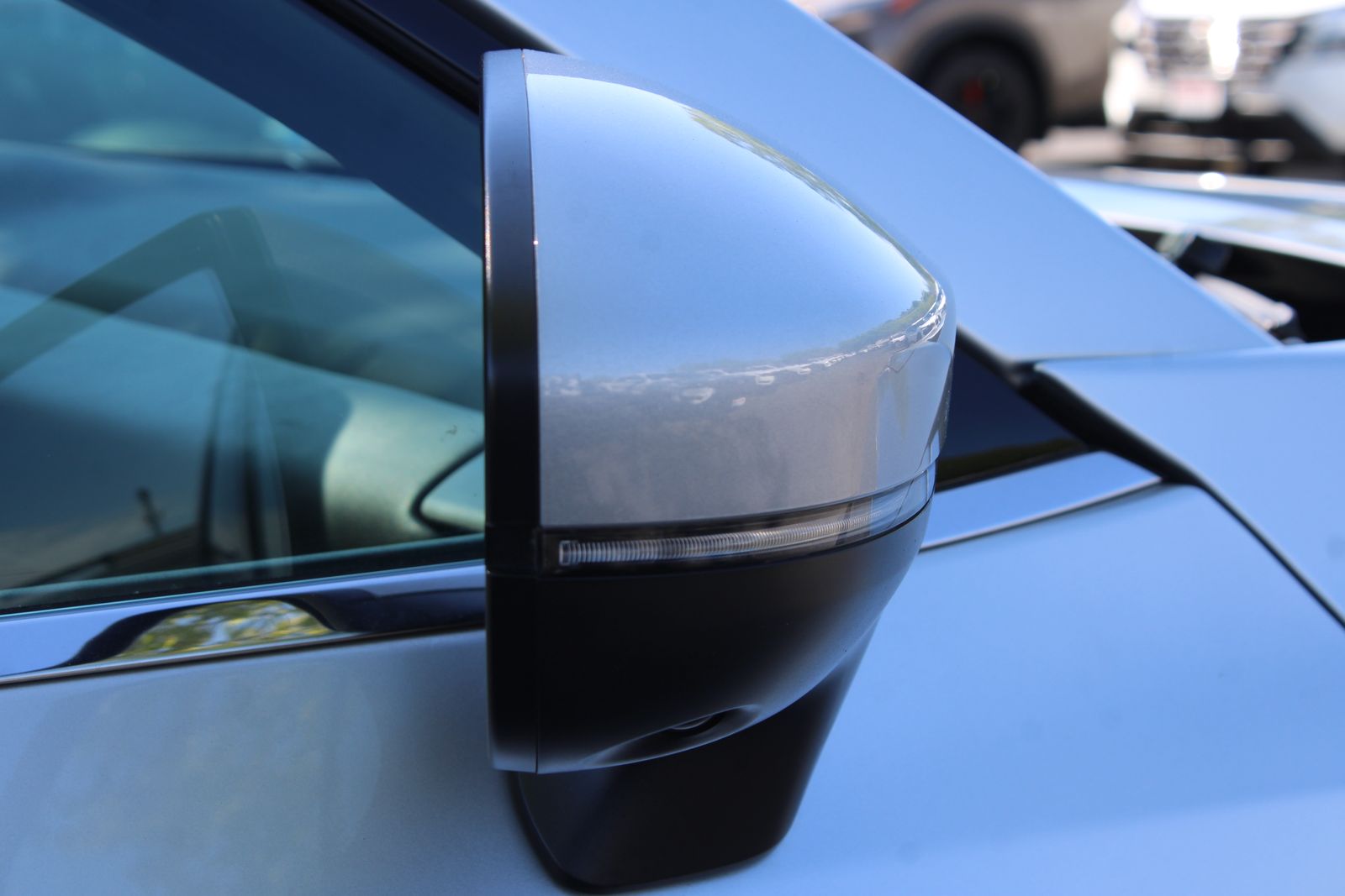 Used 2024 Silver Nissan SL image 9