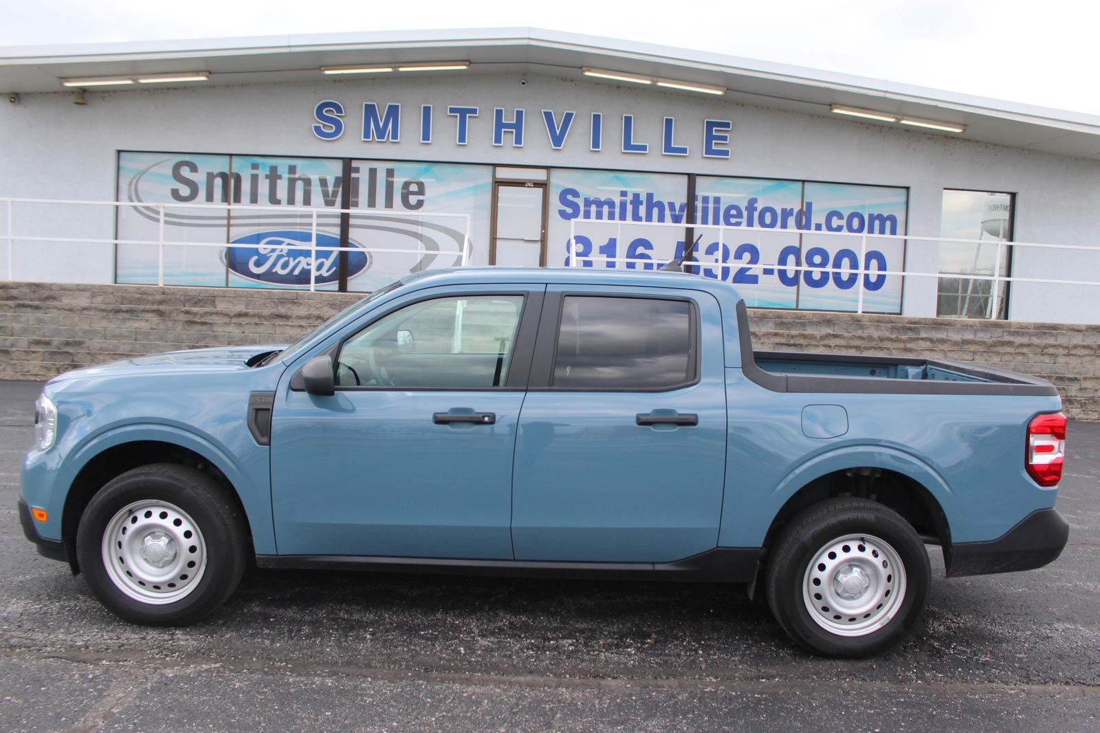 View vehicle photo 4