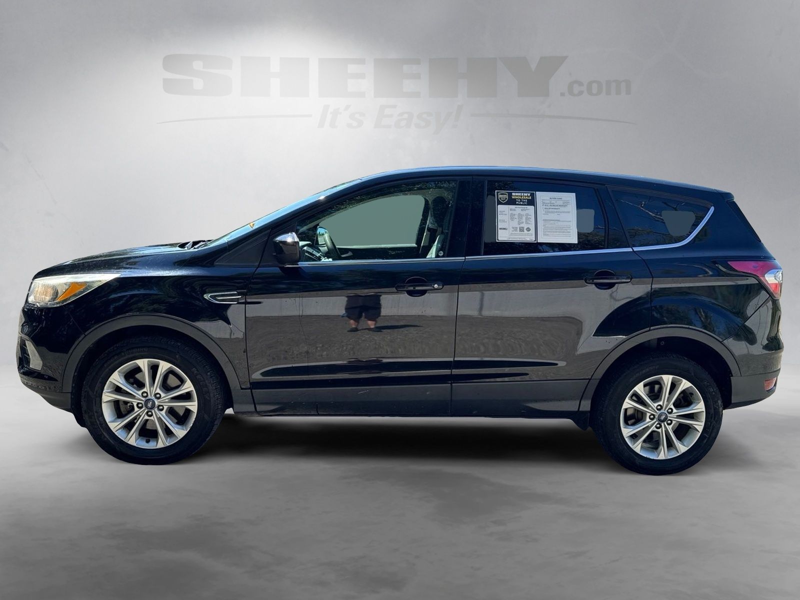 Used 2017 Shadow Black Ford SE image 15