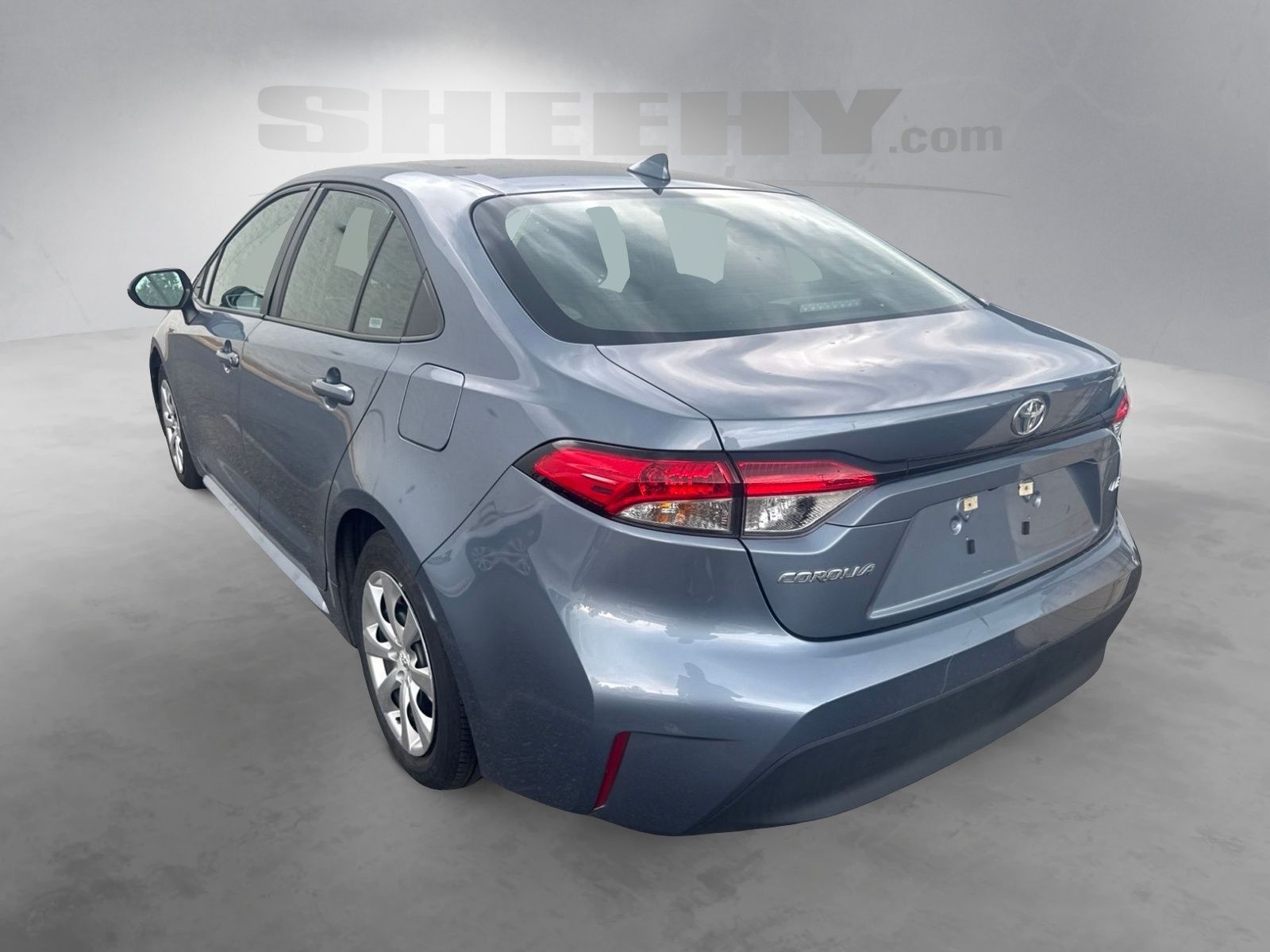 Used 2025  Toyota LE image 7