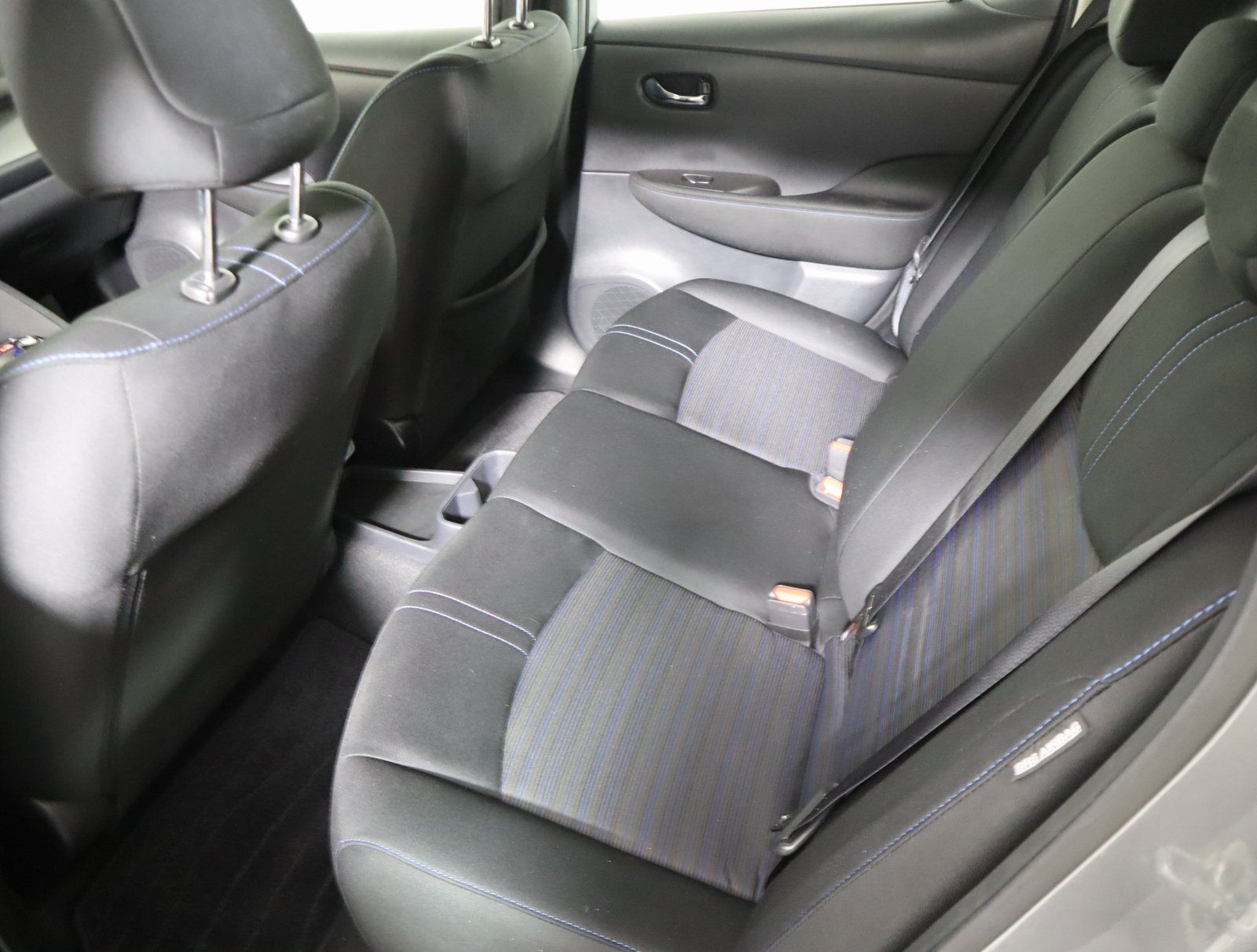 2023 Nissan LEAF S photo