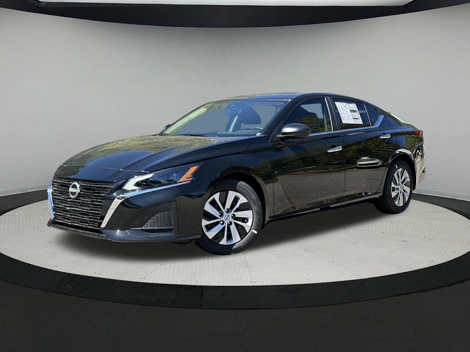 2025 Nissan Altima S's photo