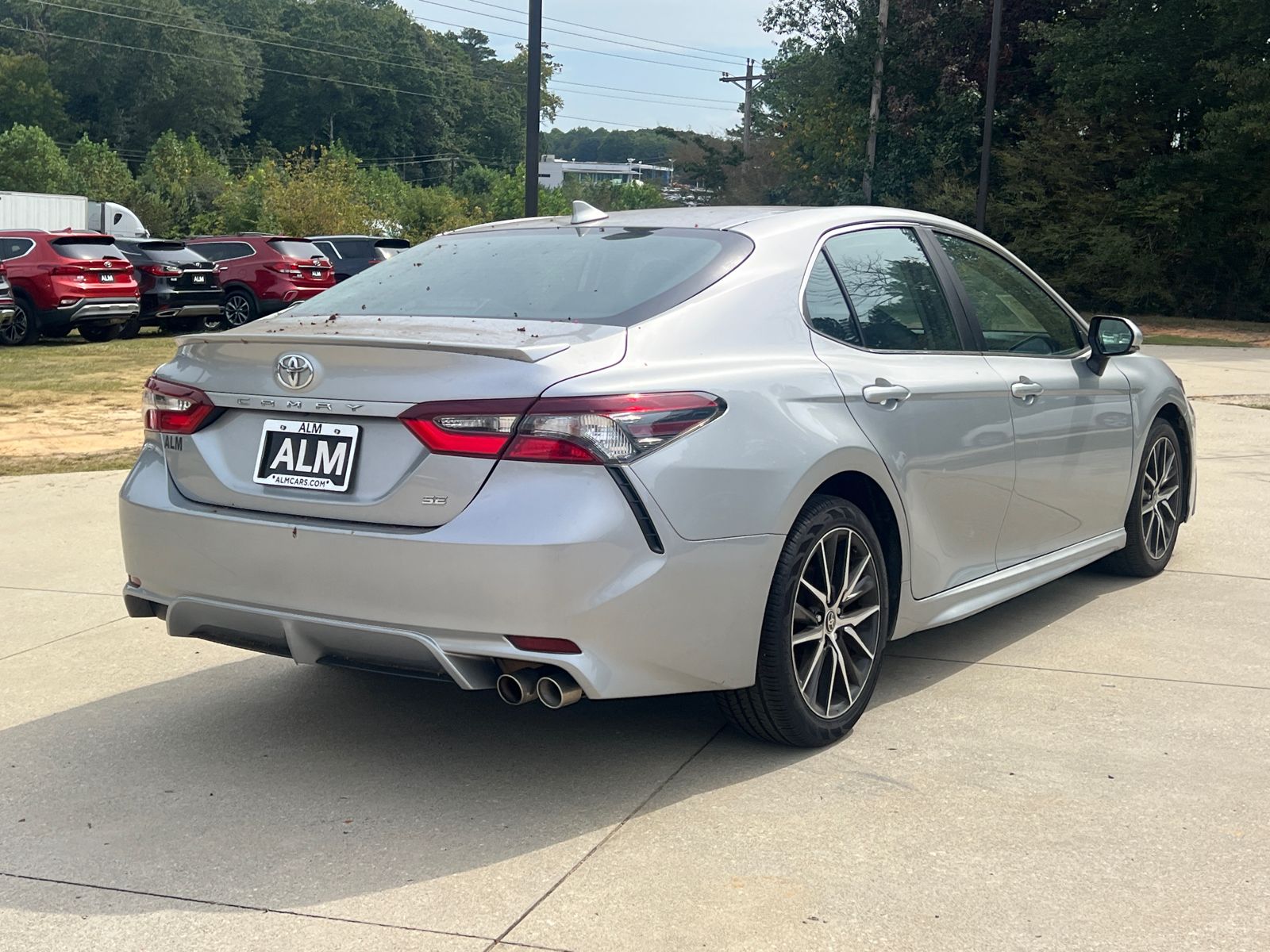 2022 Toyota Camry SE photo 5