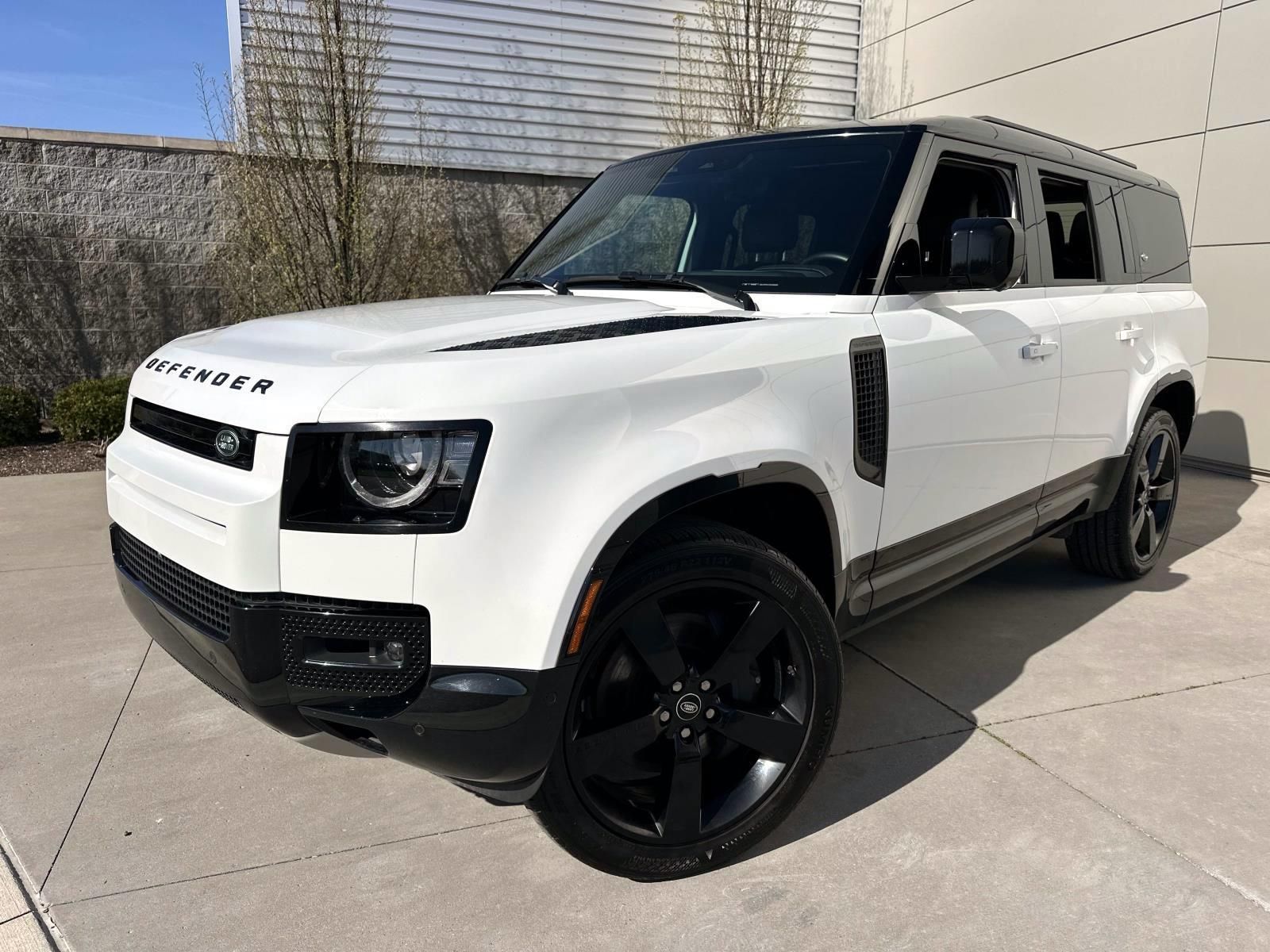 Fuji White 2024 Land Rover Defender 130 P400 X-Dynamic SE AWD SUV / Crossover All-Wheel Drive 8-Speed Automatic