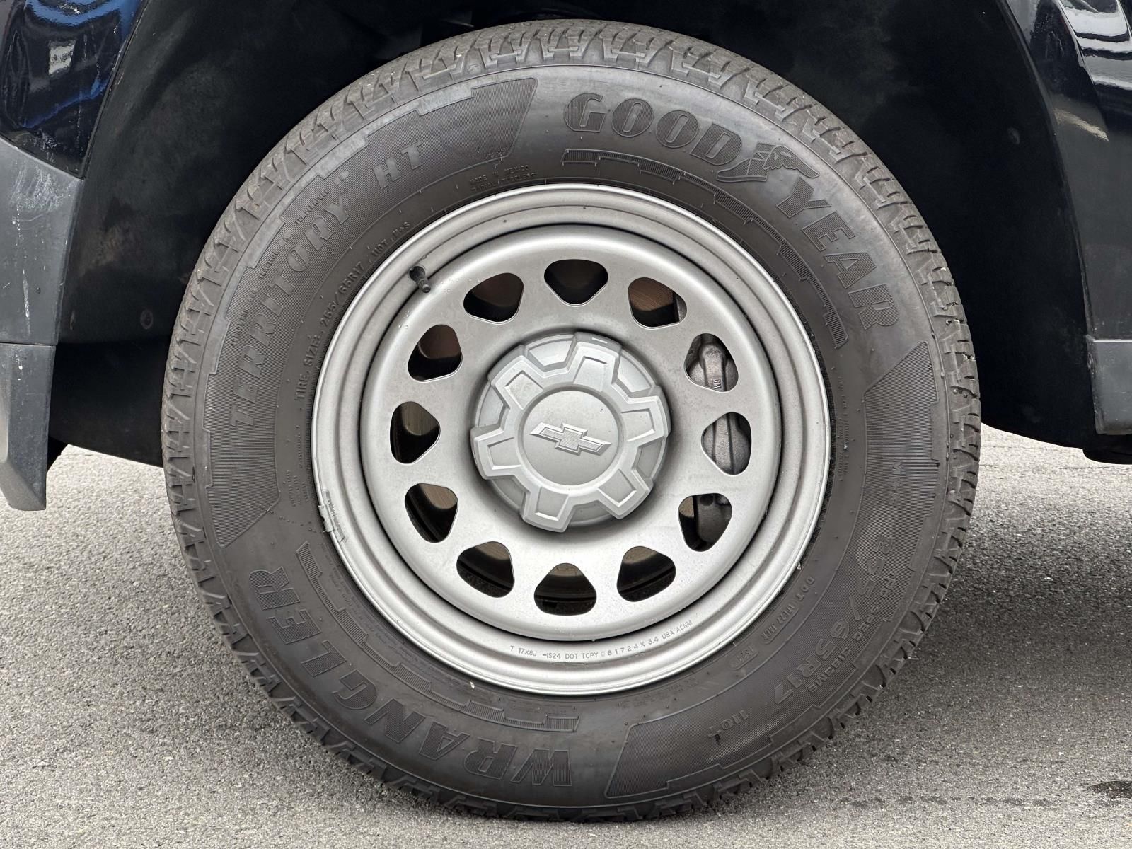 View vehicle photo 7