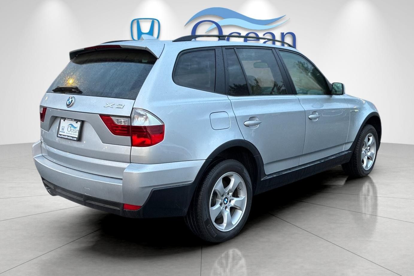 Used 2008 Titanium Silver Metallic BMW 3.0si image 3