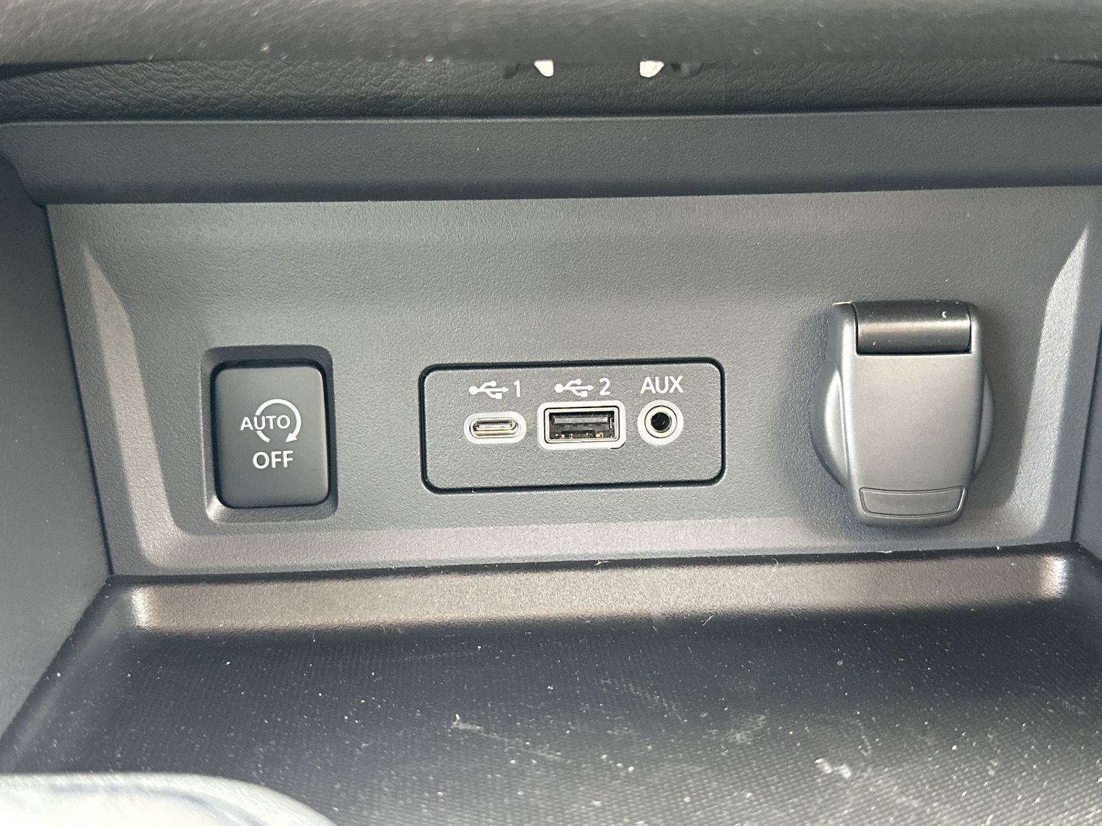 2025 Nissan Sentra SR Midnight Edition photo 6