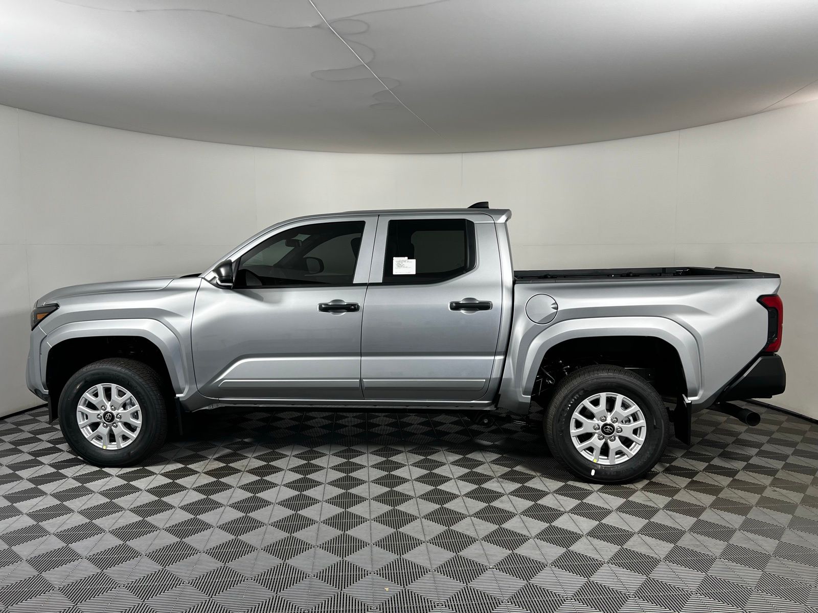 2025 Toyota Tacoma SR 8