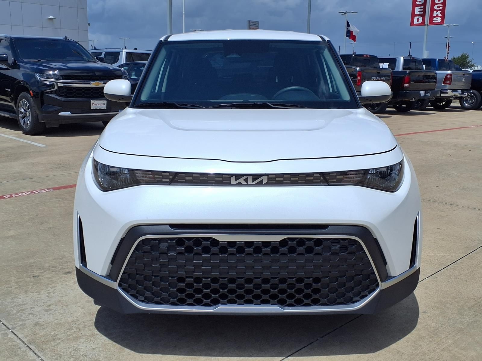 2025 Kia Soul LX White at Community Kia